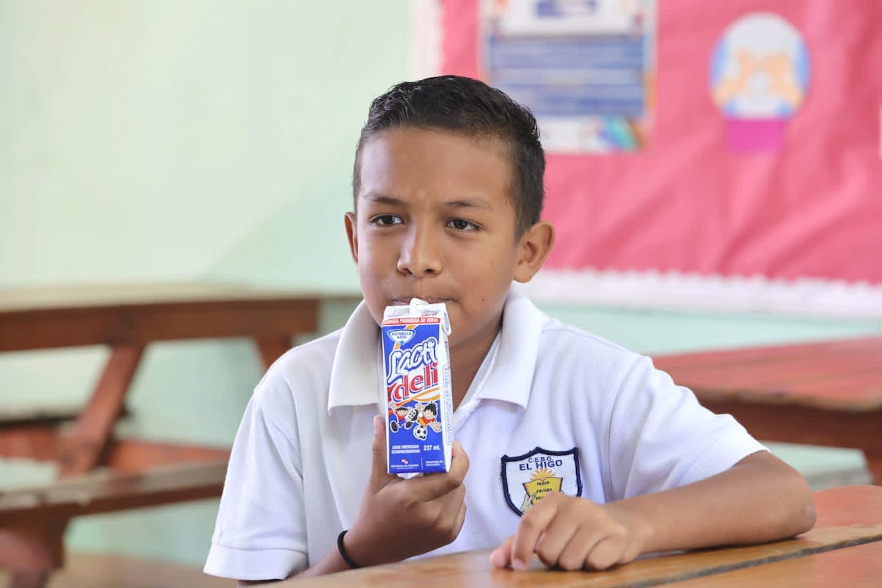 Meduca implementa programas de comida saludable y nutrición balanceada a alumnos