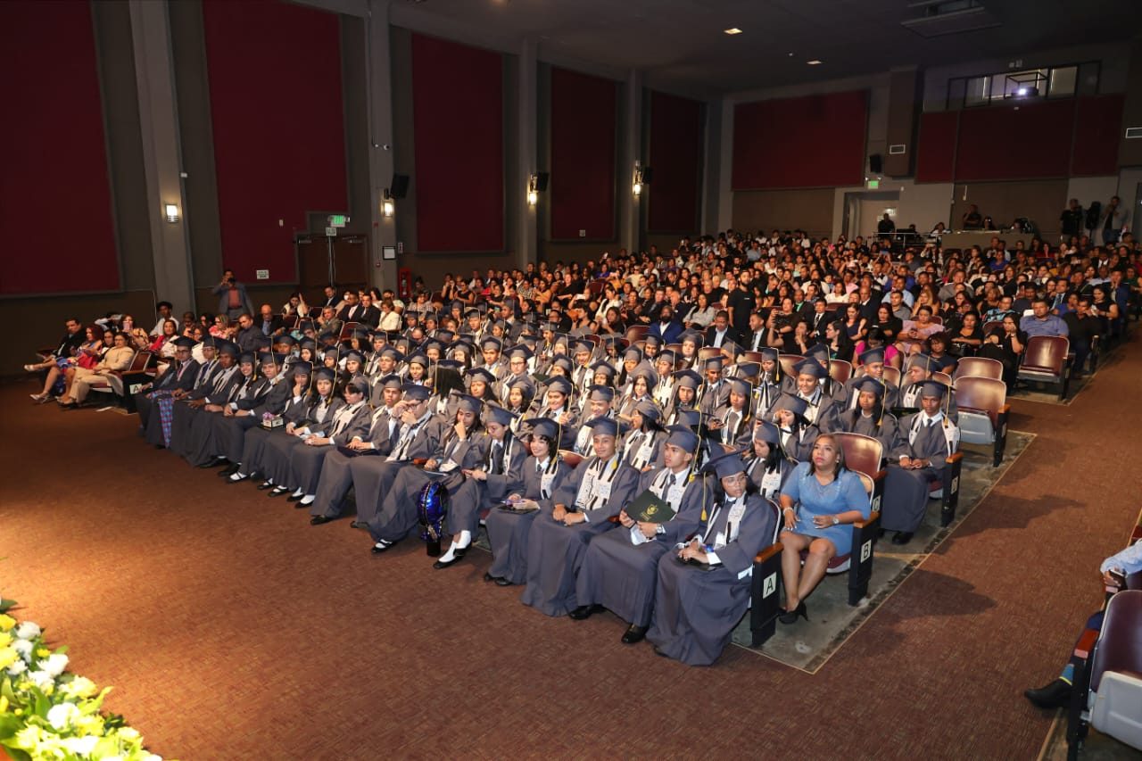 ABPF graduó a 79 estudiantes