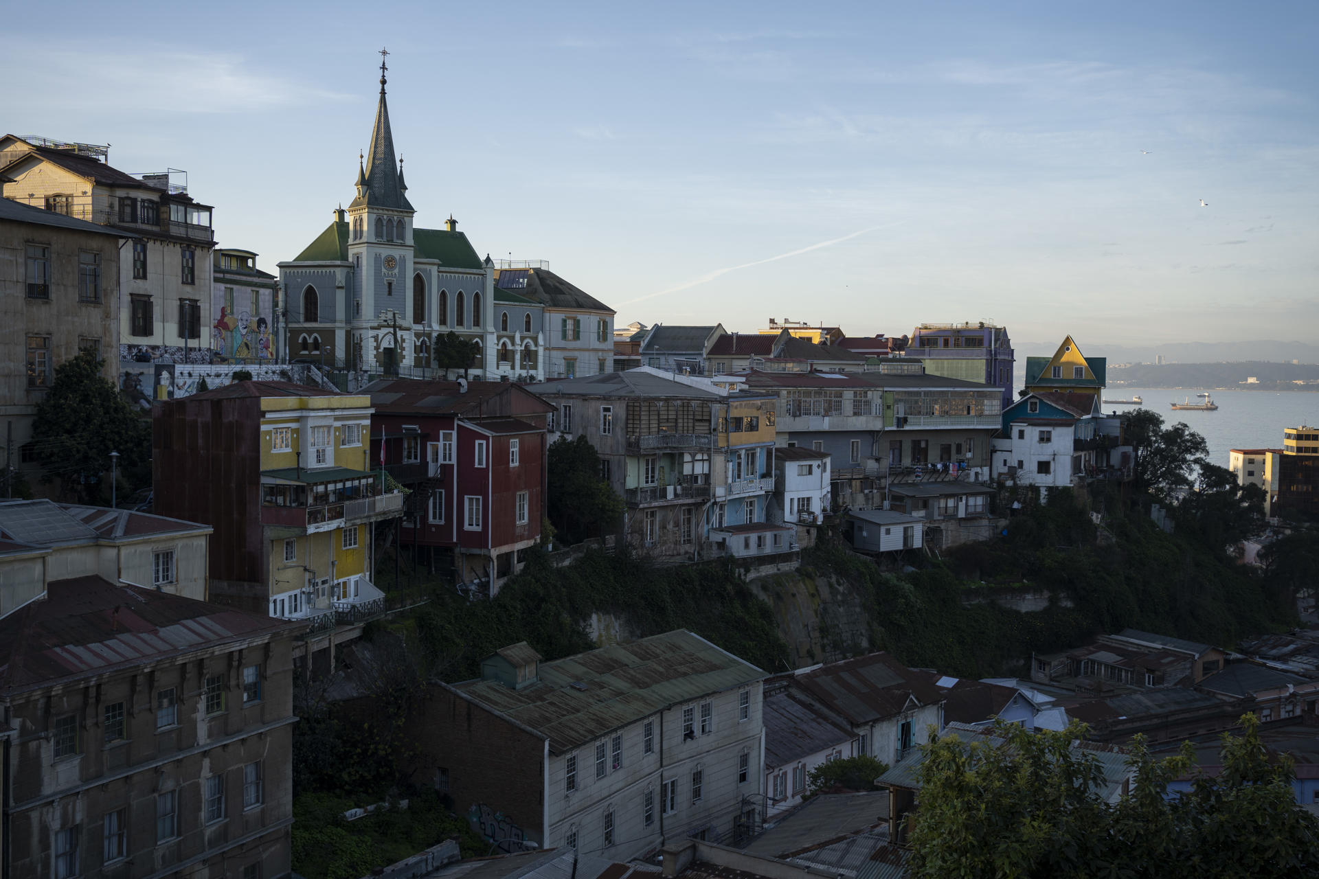 Valparaíso, de la joya patrimonial a una ciudad en decadencia y abandonada