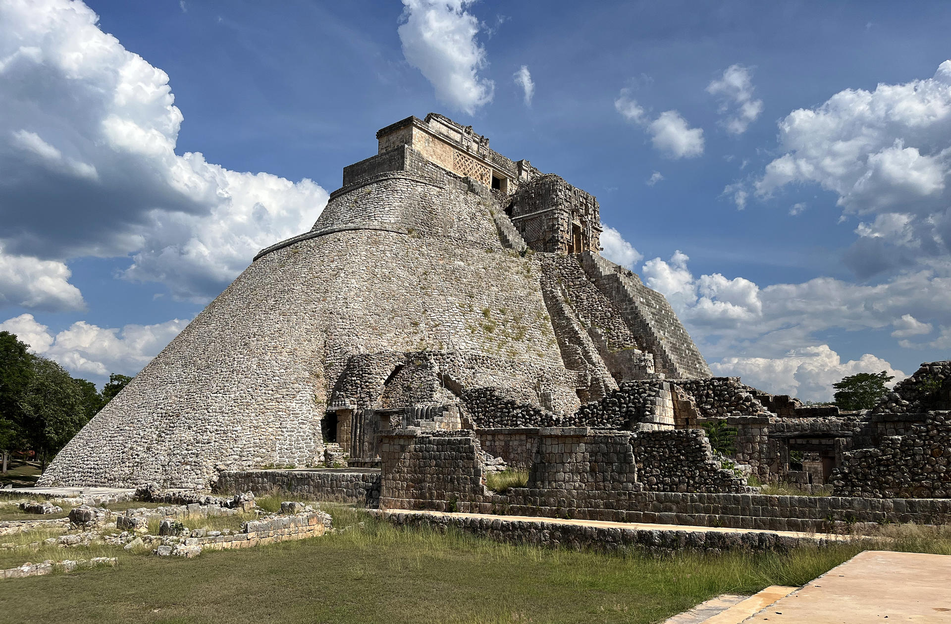 Uxmal, la ciudad prehispánica con filigrana de piedra, sigue desvelando misterios