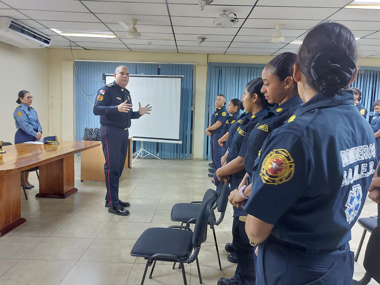 Coronel De León Echevers se reunió con técnicos de urgencias médicas del BCBRP