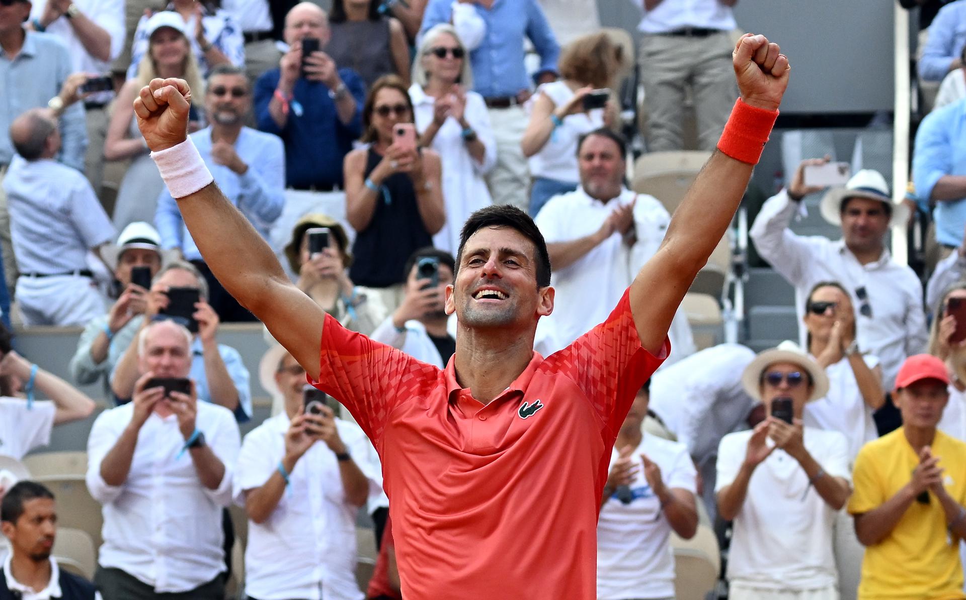Djokovic vuelve a la cumbre tras ganar en París, Nadal se pierde en el puesto 136