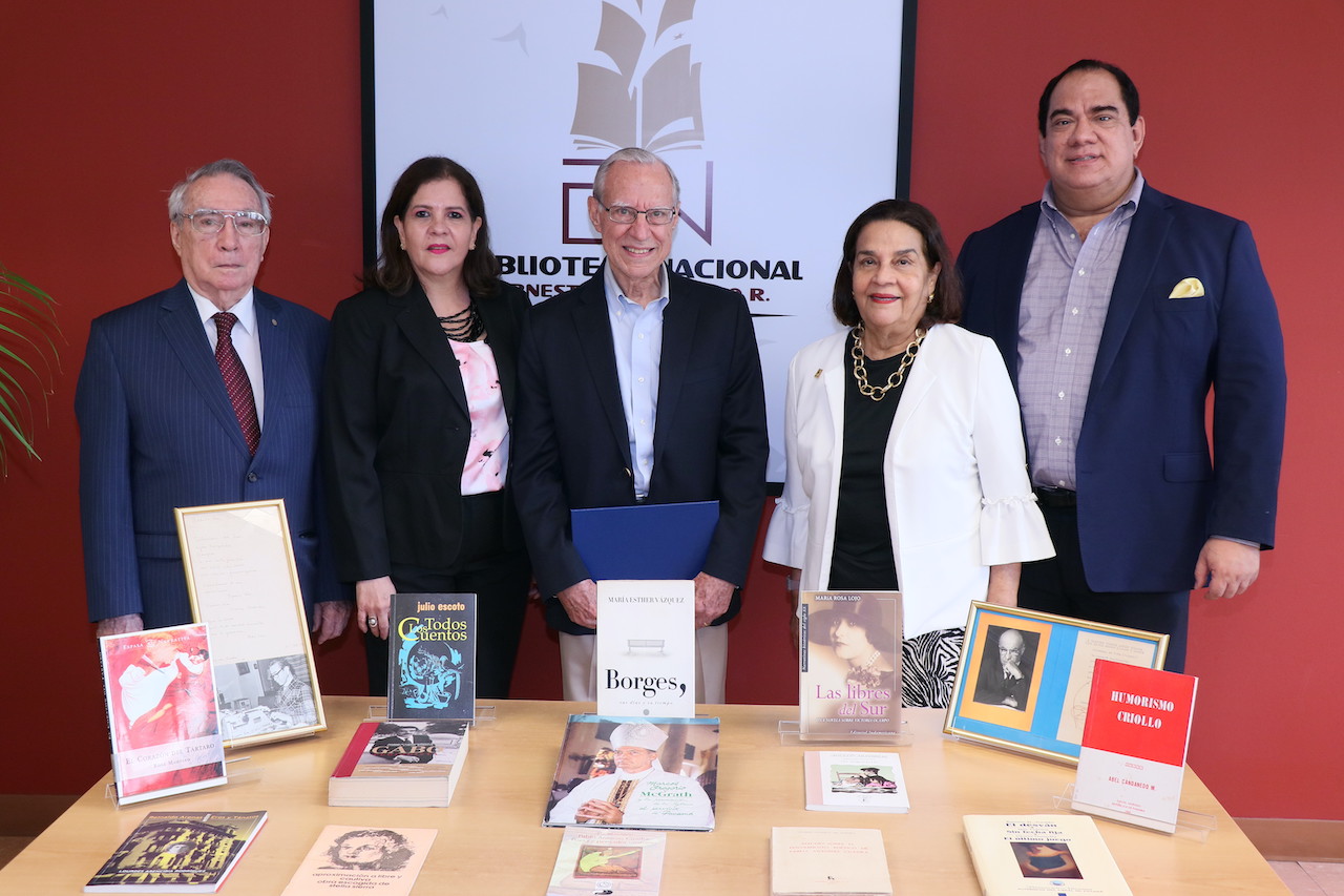 En LXXXI aniversario de la Biblioteca Nacional: Formalizada donación de escritora Gloria Guardia