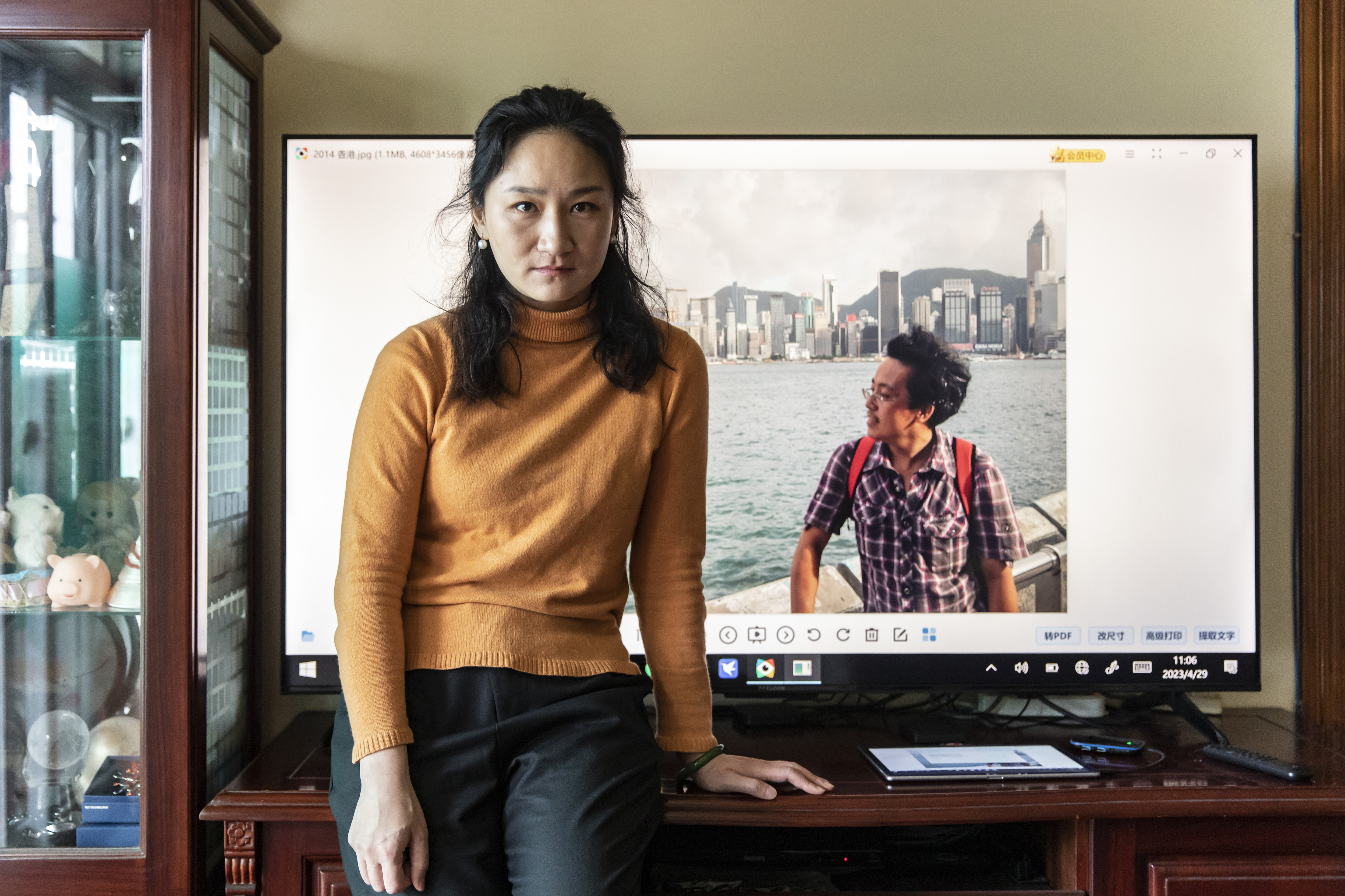 Cuando la policía china se llevó a su esposo, ella descubrió su vida de disidente