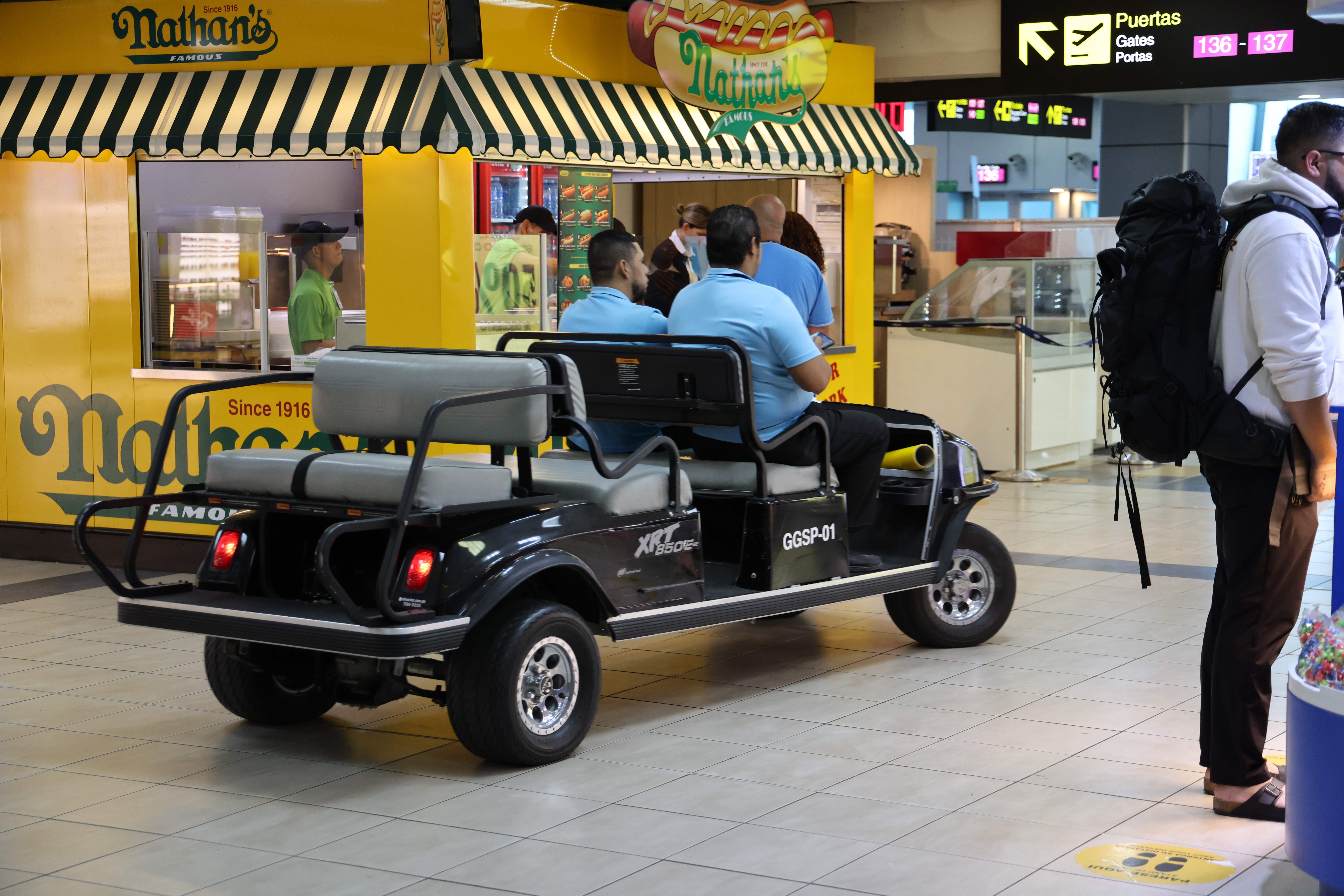 Regulan uso de carros eléctricos para el traslado de pasajeros en Tocumen S.A