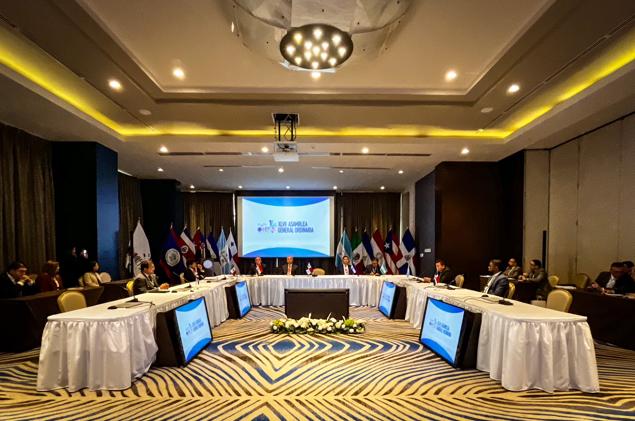 Contralores de Centroamérica y del Caribe se reúnen en Panamá