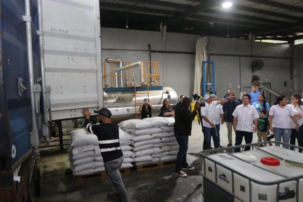 Panamá envió  63 toneladas de harina de pescado a Vietnam