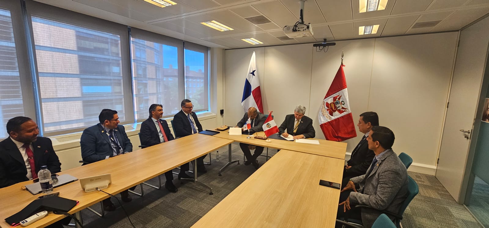 Panamá y Perú fortalecen relaciones en el ámbito marítimo