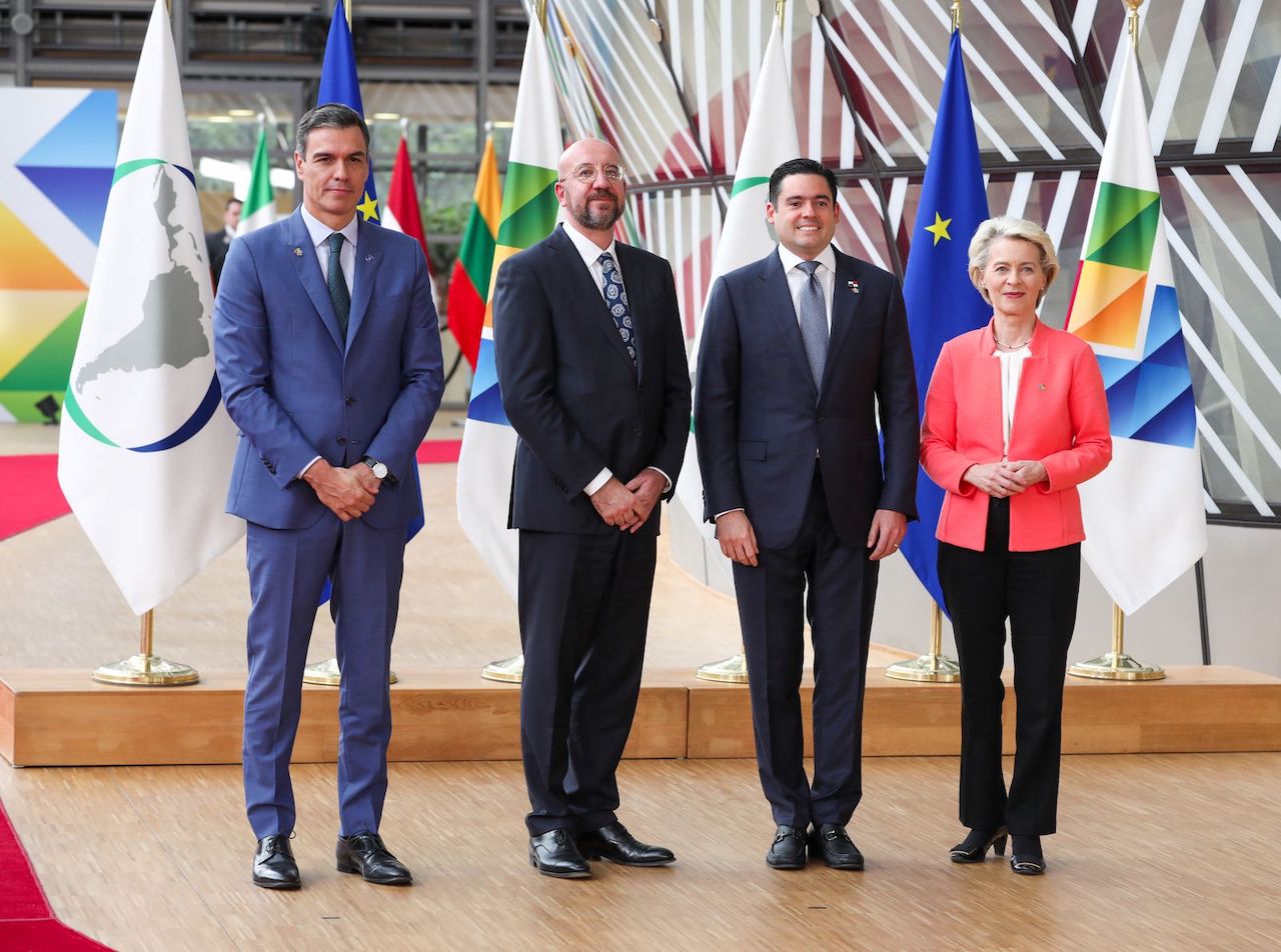 Vicepresidente Carrizo Jaén participó en apertura de la III Cumbre UE-CELAC
