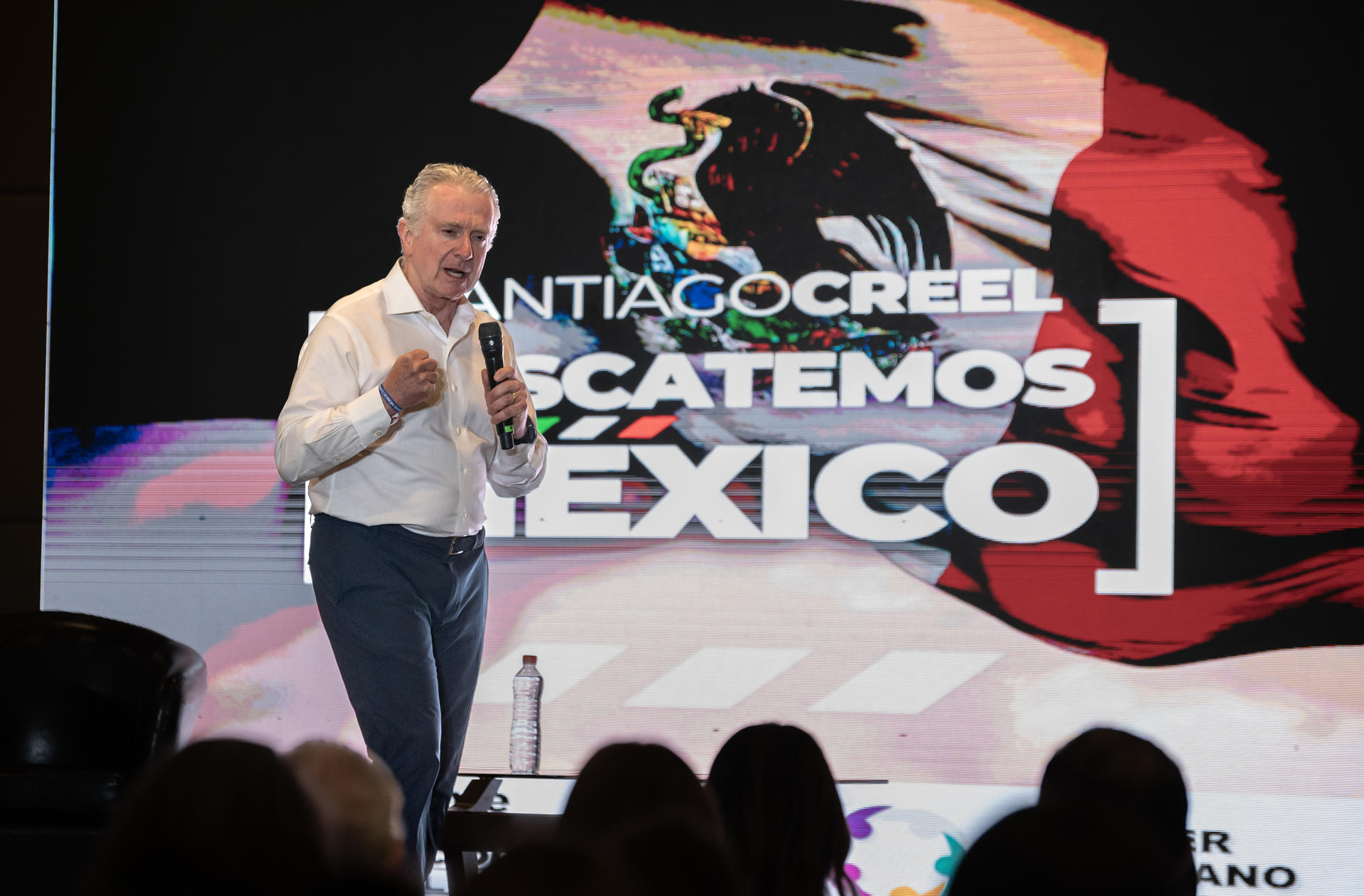 Aspirante presidencial de oposición dice que México vive emergencia nacional por violencia
