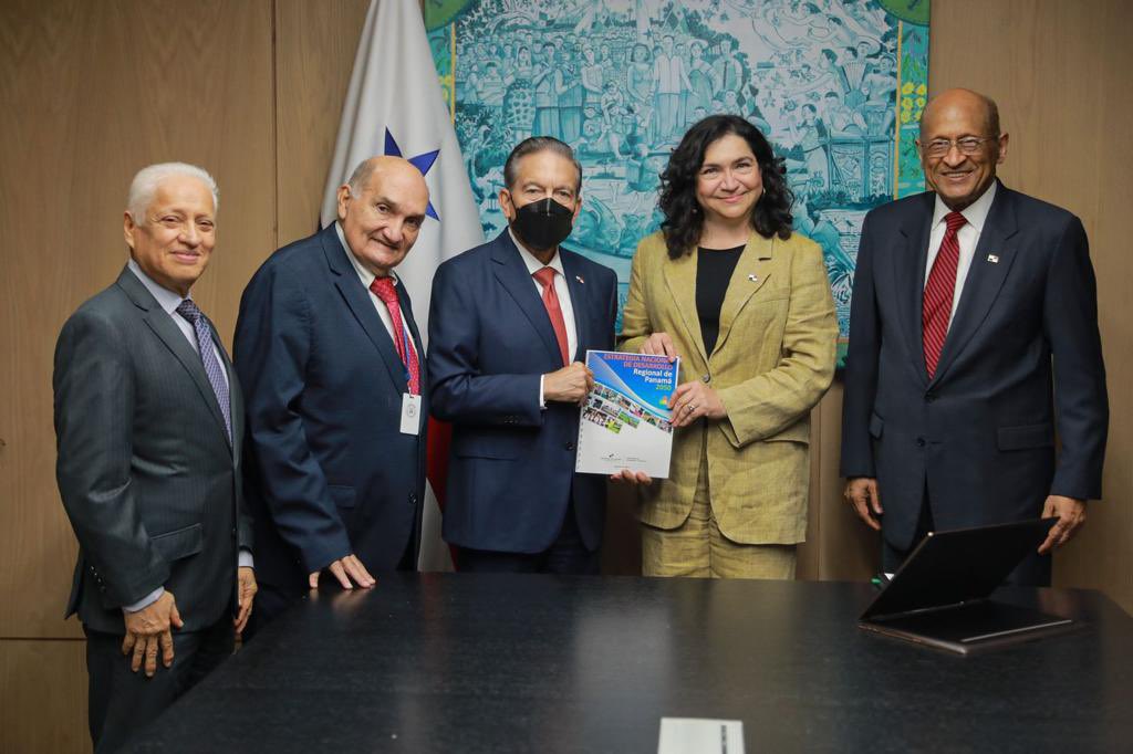 Gobierno recibió la Estrategia Nacional de Desarrollo Regional de Panamá