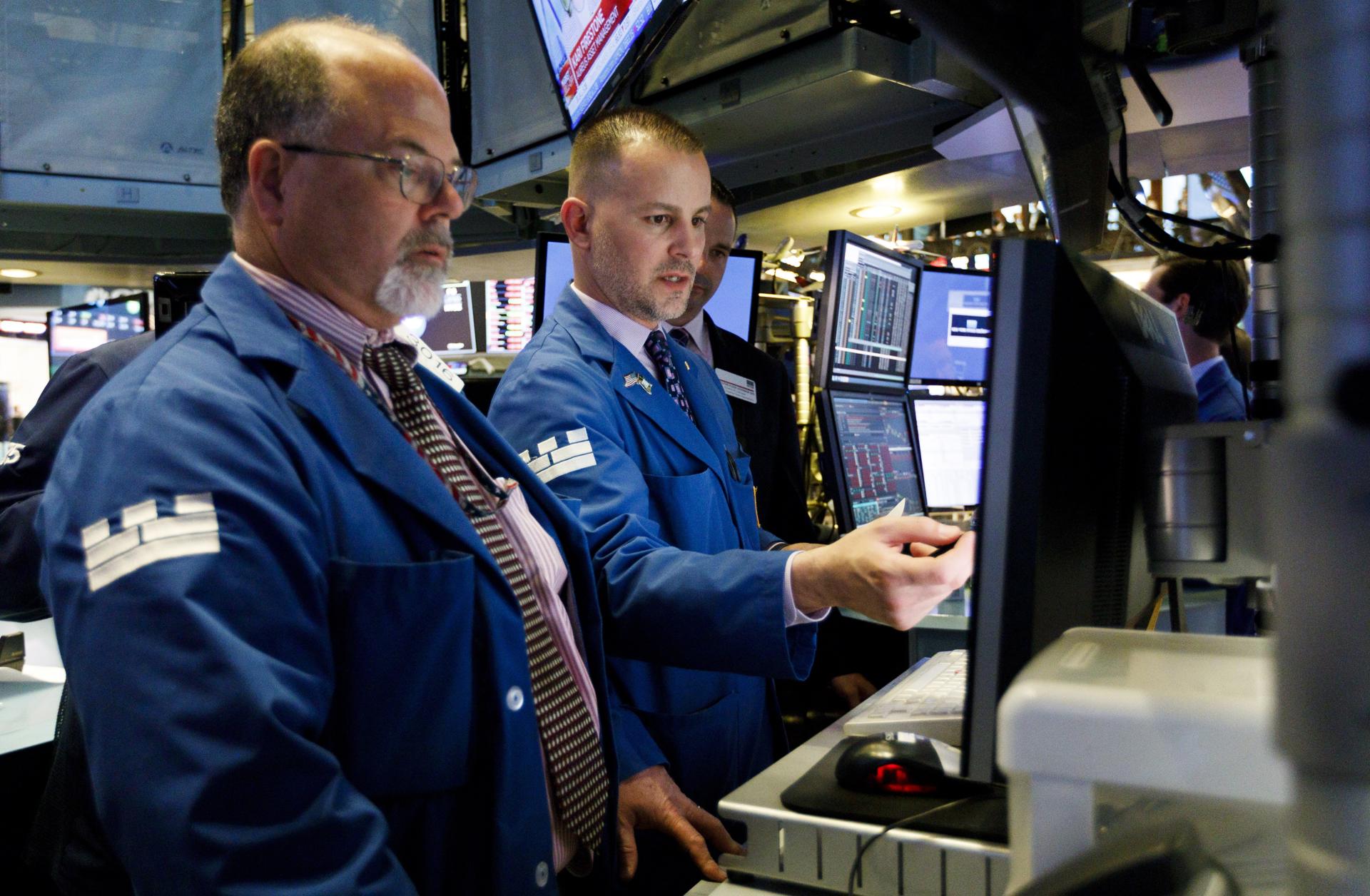 Wall Street cierra en rojo por segundo día pero con pérdidas mucho menores que ayer