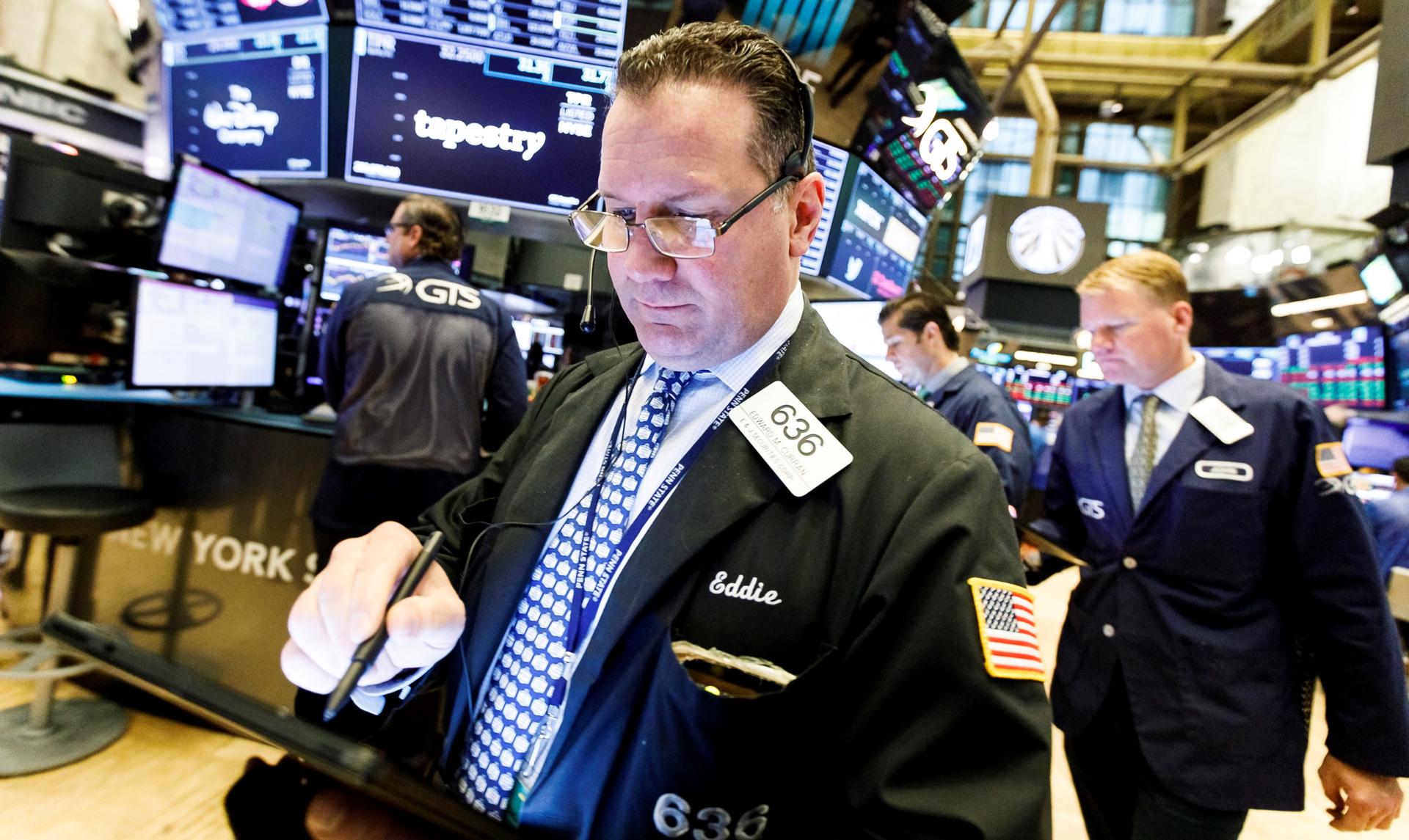 Wall Street cierra en terreno mixto y el Dow Jones baja un 0,11 %