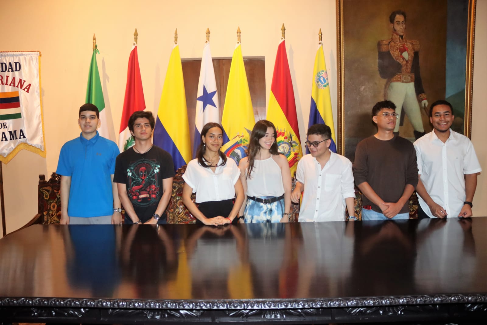 Producto del convenio Panamá-Hungría, 10 estudiantes panameños becados continuarán estudios en el país europeo