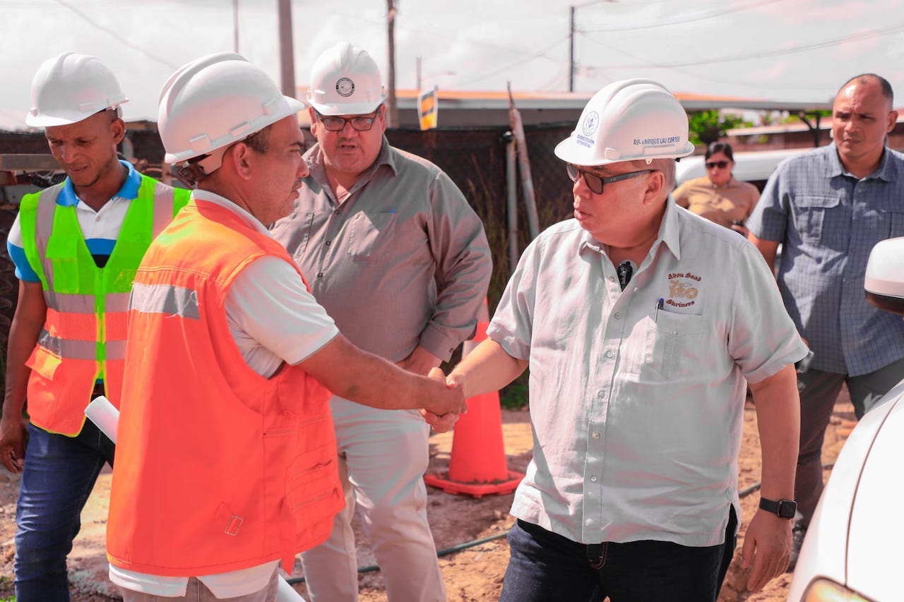 Fiscalizan avances construcción Instituto de Salud de los Trabajadores y Policlínica de San Antonio