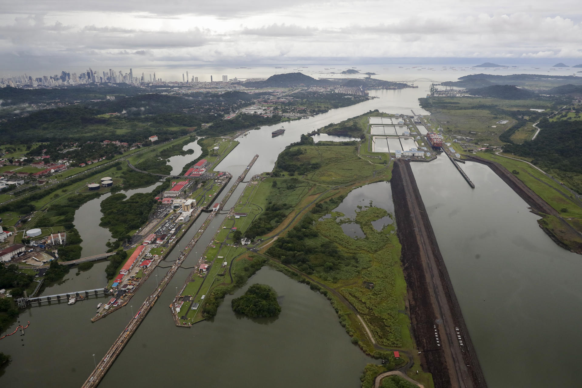 El canal de Panamá proyecta ingresos de 4.776 millones de dólares en 2024