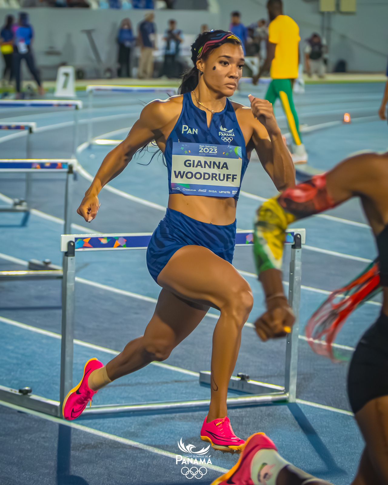 Gianna Woodruff avanzó a semifinales en el mundial de atletismo