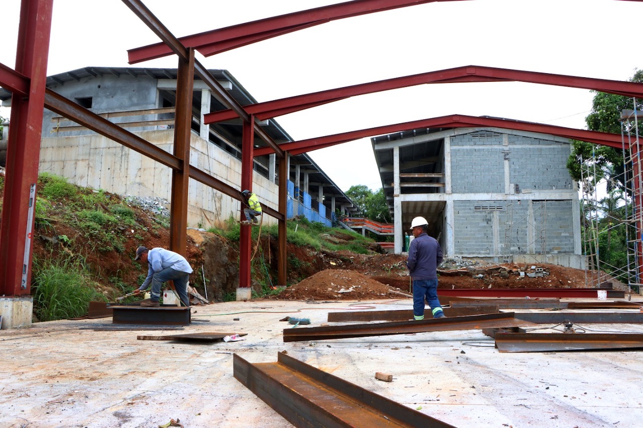 Escuela de Mocambo Arriba, avance del 65% en su construcción