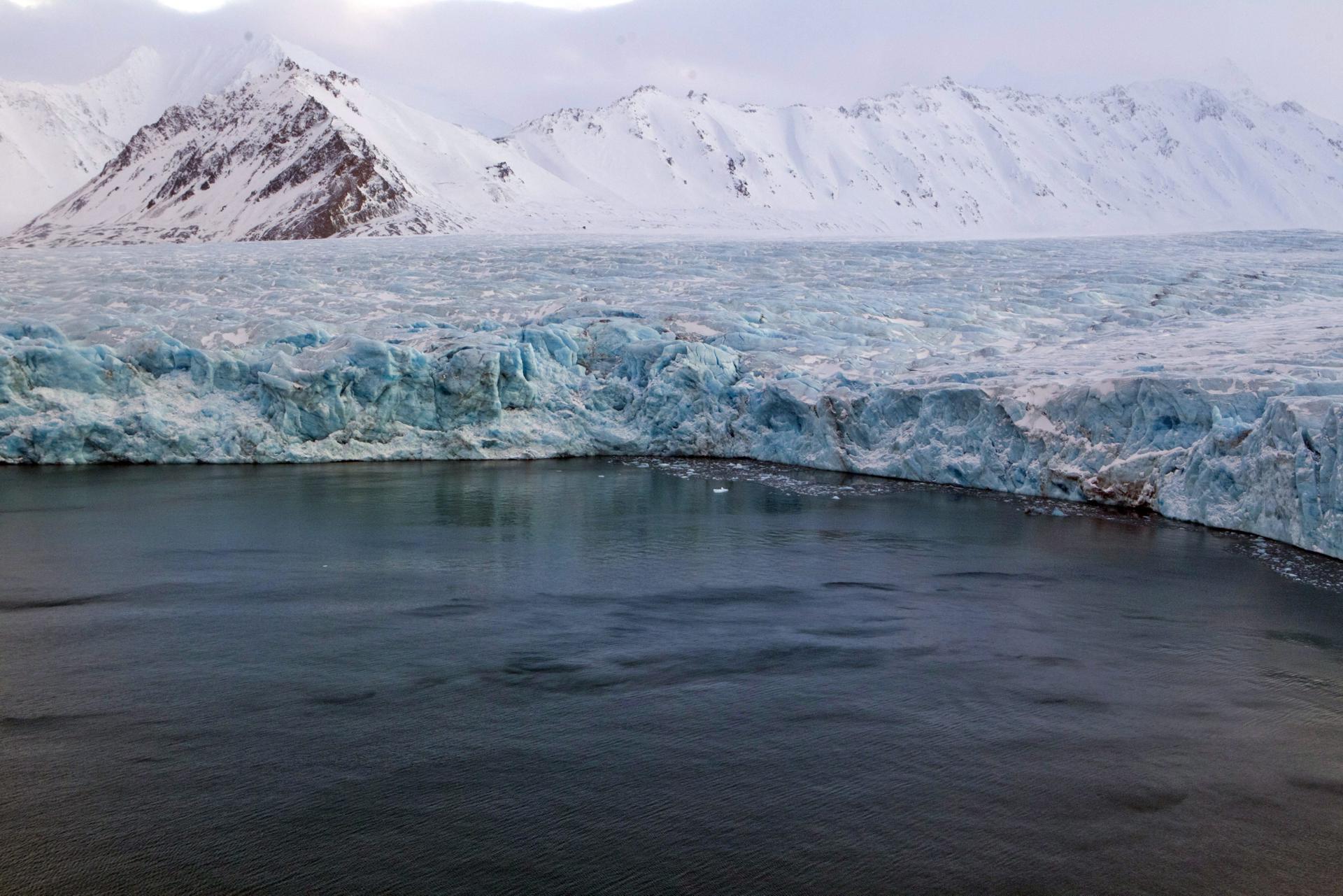 El archipiélago ártico de Svalbard superó por primera vez los 10 grados de media en julio