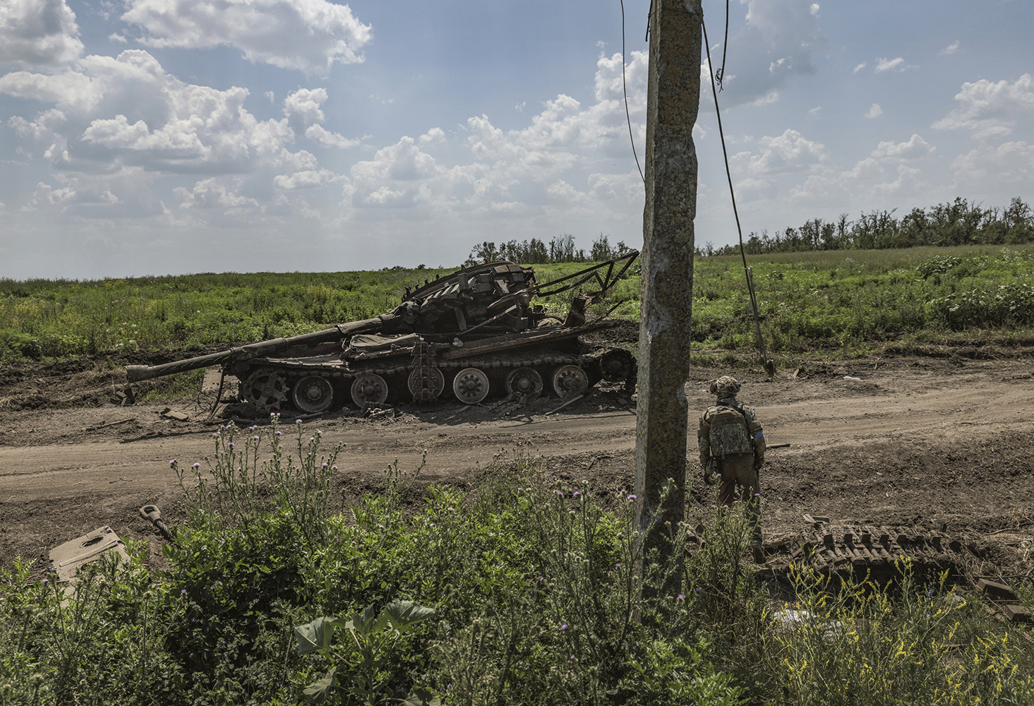 Calcetines sucios y cadáveres podridos: lo que los rusos dejaron en las trincheras