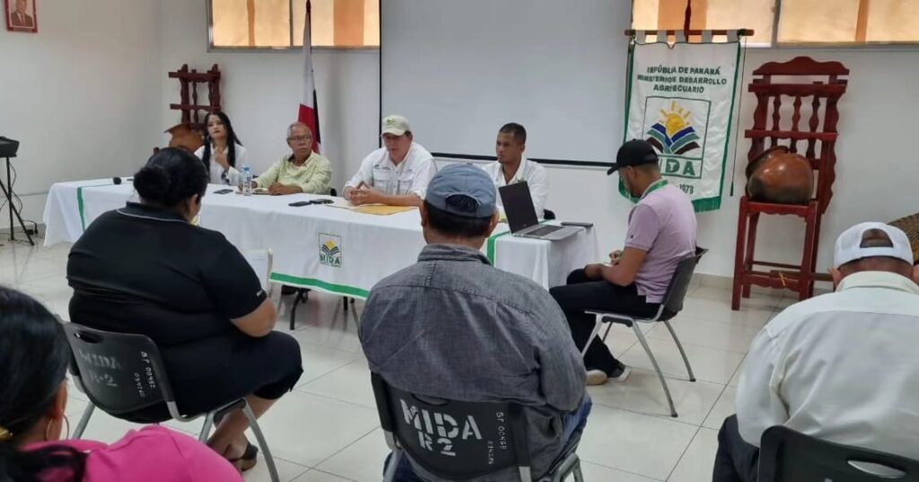 Autoridades y productores analizan respuestas para impulsar el sector agro en Bocas del Toro