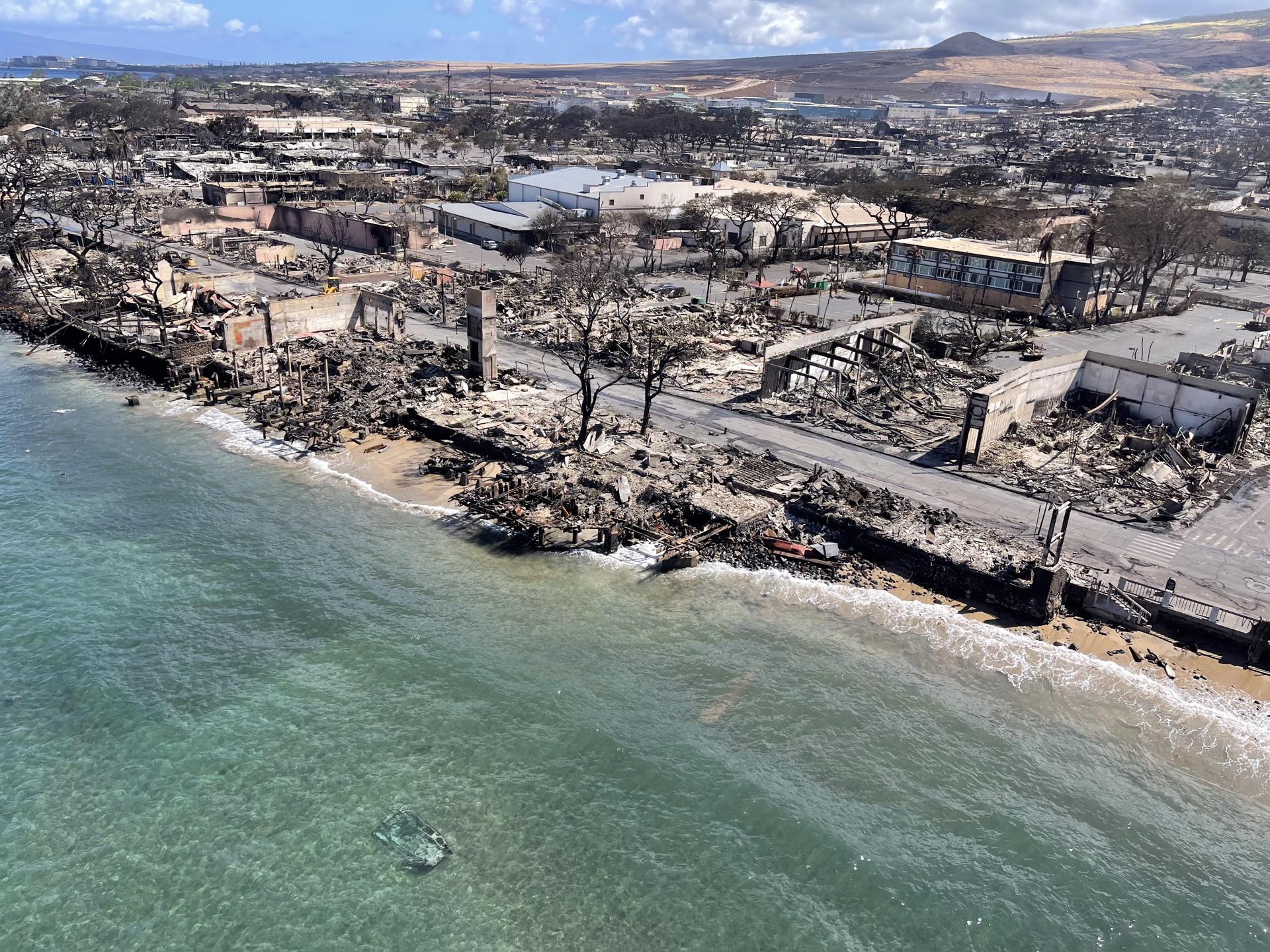 Suben a 80 los muertos por los incendios en Maui, que dejan pérdidas de miles de millones de dólares