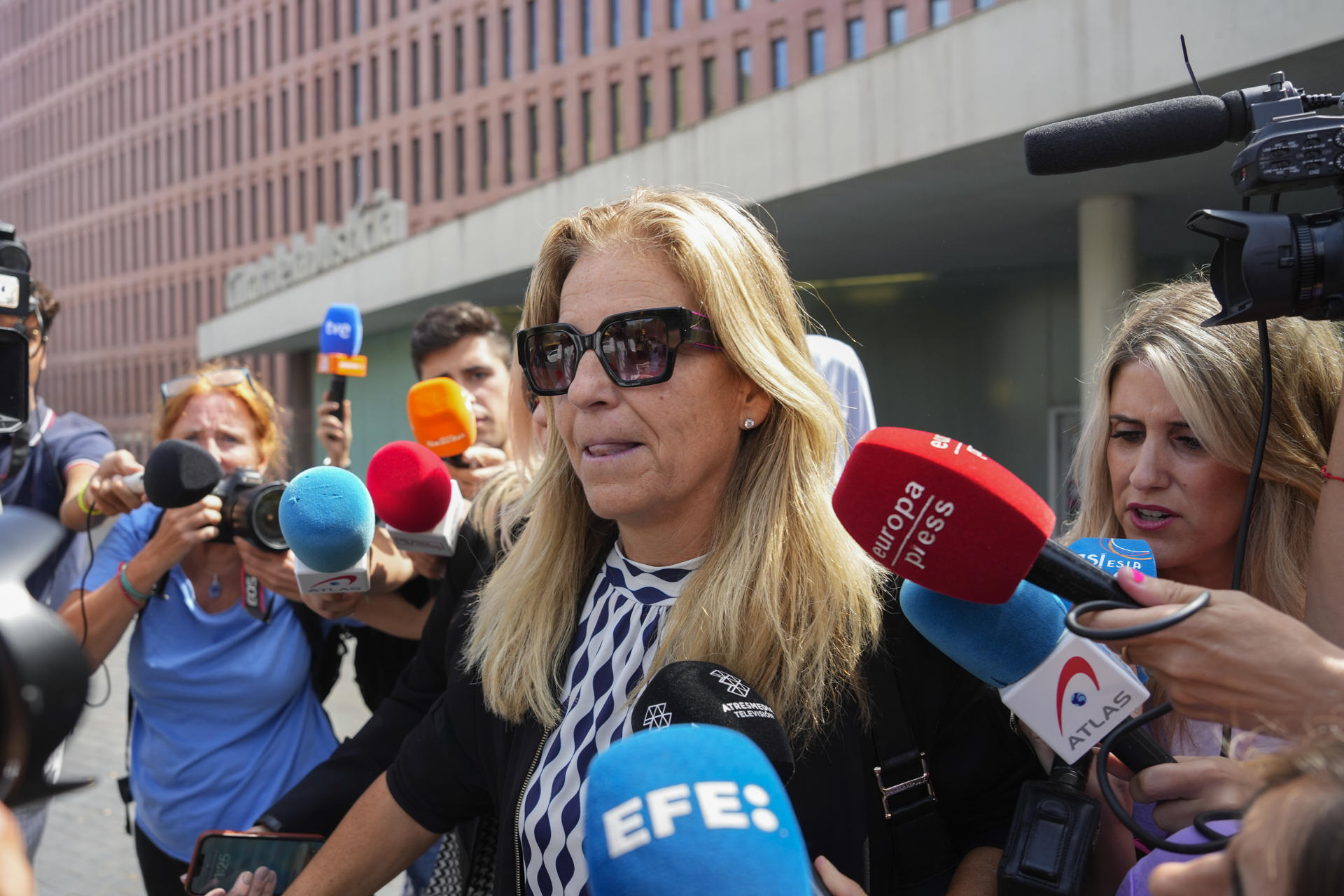 Sánchez Vicario dijo que su exmarido le pidió "encargarse de todo" el asunto de la deuda