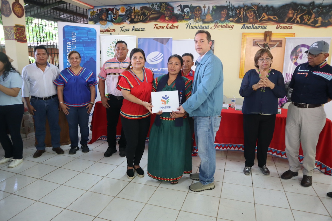 SNE capacitó 28 mujeres de comarca Ngäbe Buglé en instalación y mantenimiento paneles solares