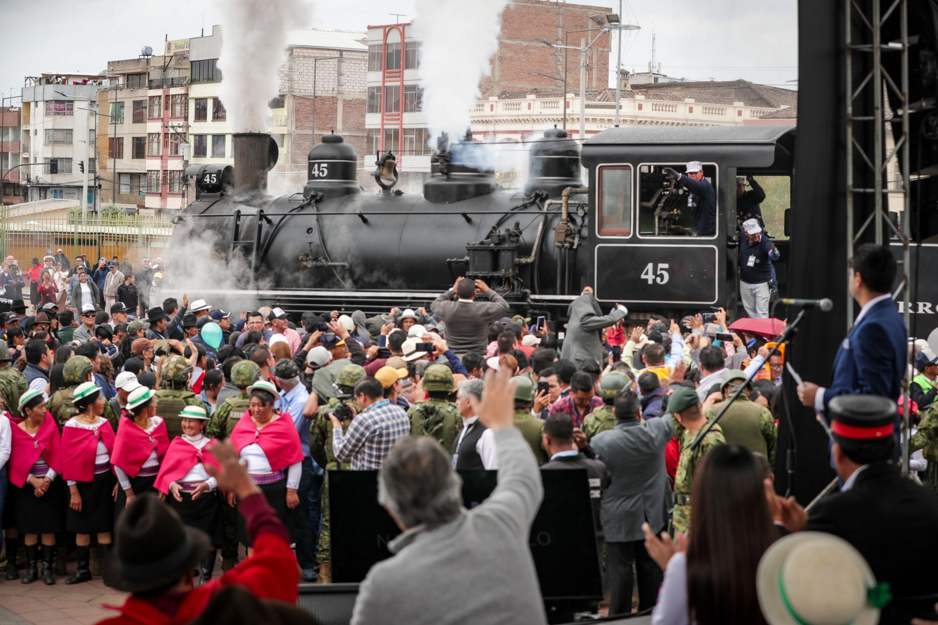 Rehabilitados los primeros quince kilómetros del histórico y turístico "Tren del Ecuador"