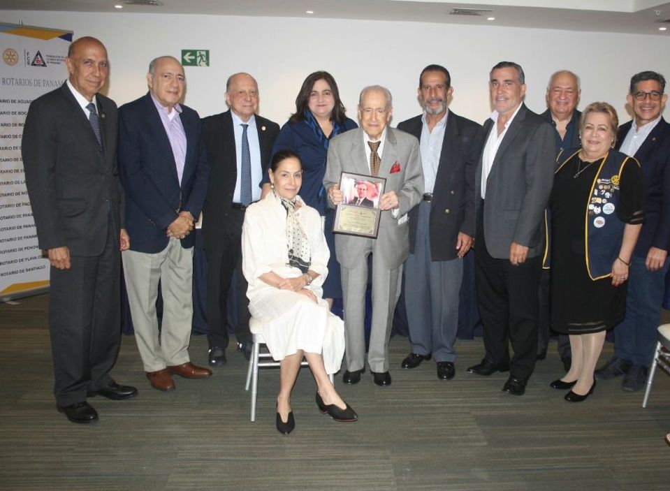 Durante XXVII Taller de Liderazgo Juvenil, Fundación Rotaria homenajeó al Ing. Luis H. Moreno Jr.