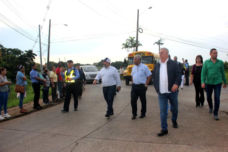 Autoridades recorrieron paradas de abordaje de buses en La Chorrera