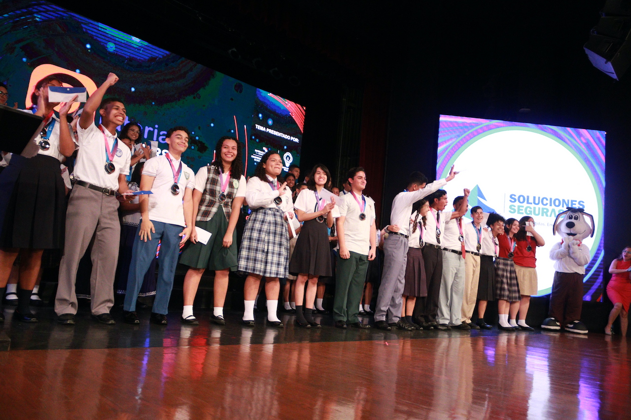 Rumbo a gran final: Concurso Nacional de Oratoria eligió los mejores 15 oradores del país