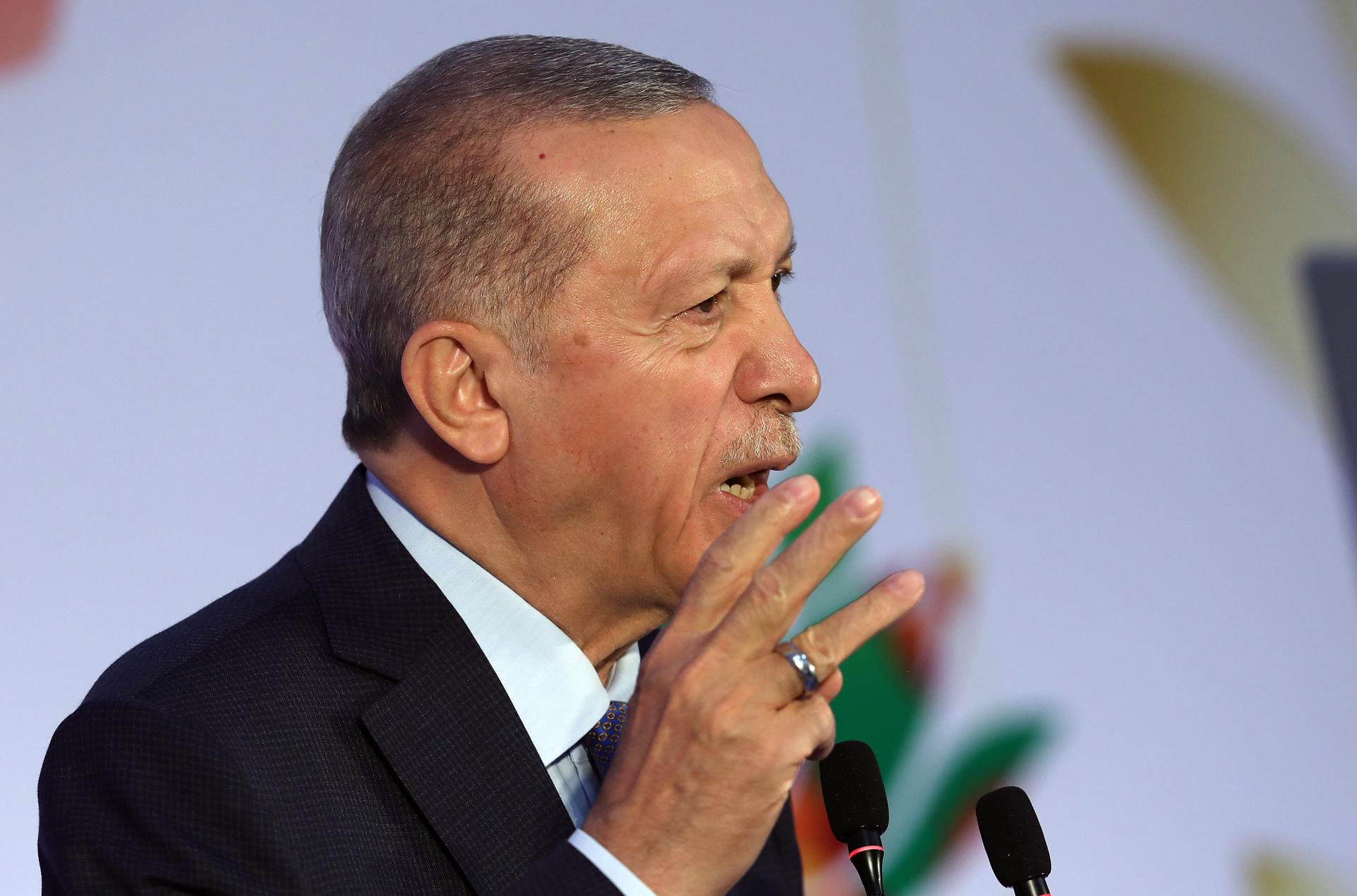 Erdogan advirtió que evaluará romper con la UE por críticas del Europarlamento a Turquía
