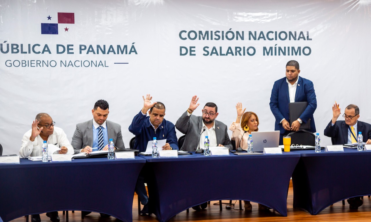 Comisión Nacional de Salario Mínimo mantiene su actividad y ayer realizó reunión