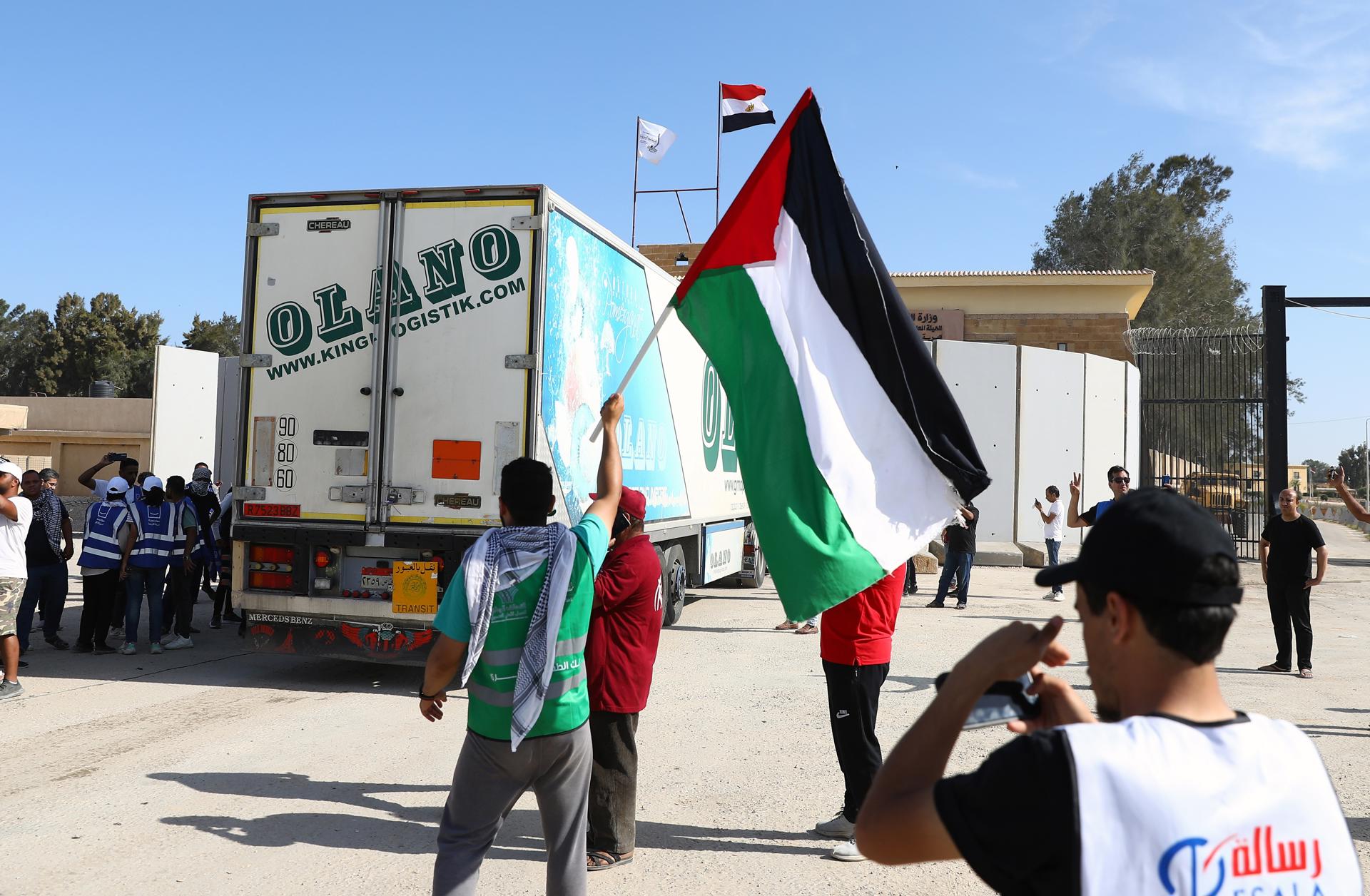 La ONU confirmó que han entrado 20 camiones en Gaza con comida, agua y medicinas