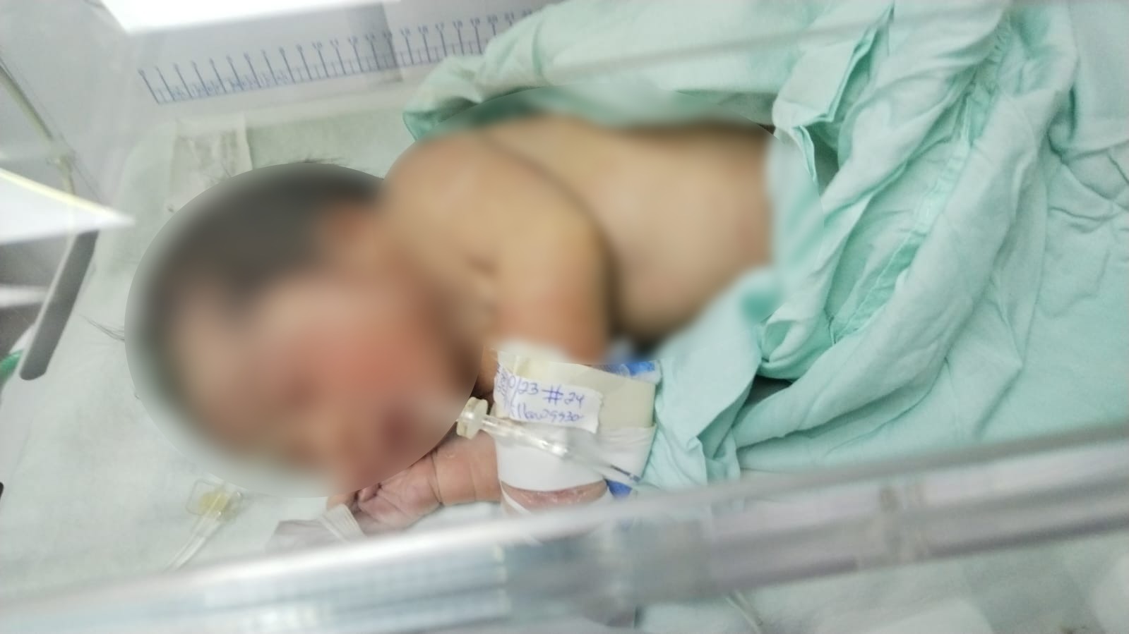 Rescatan a una bebé recién nacida que fue abandonada