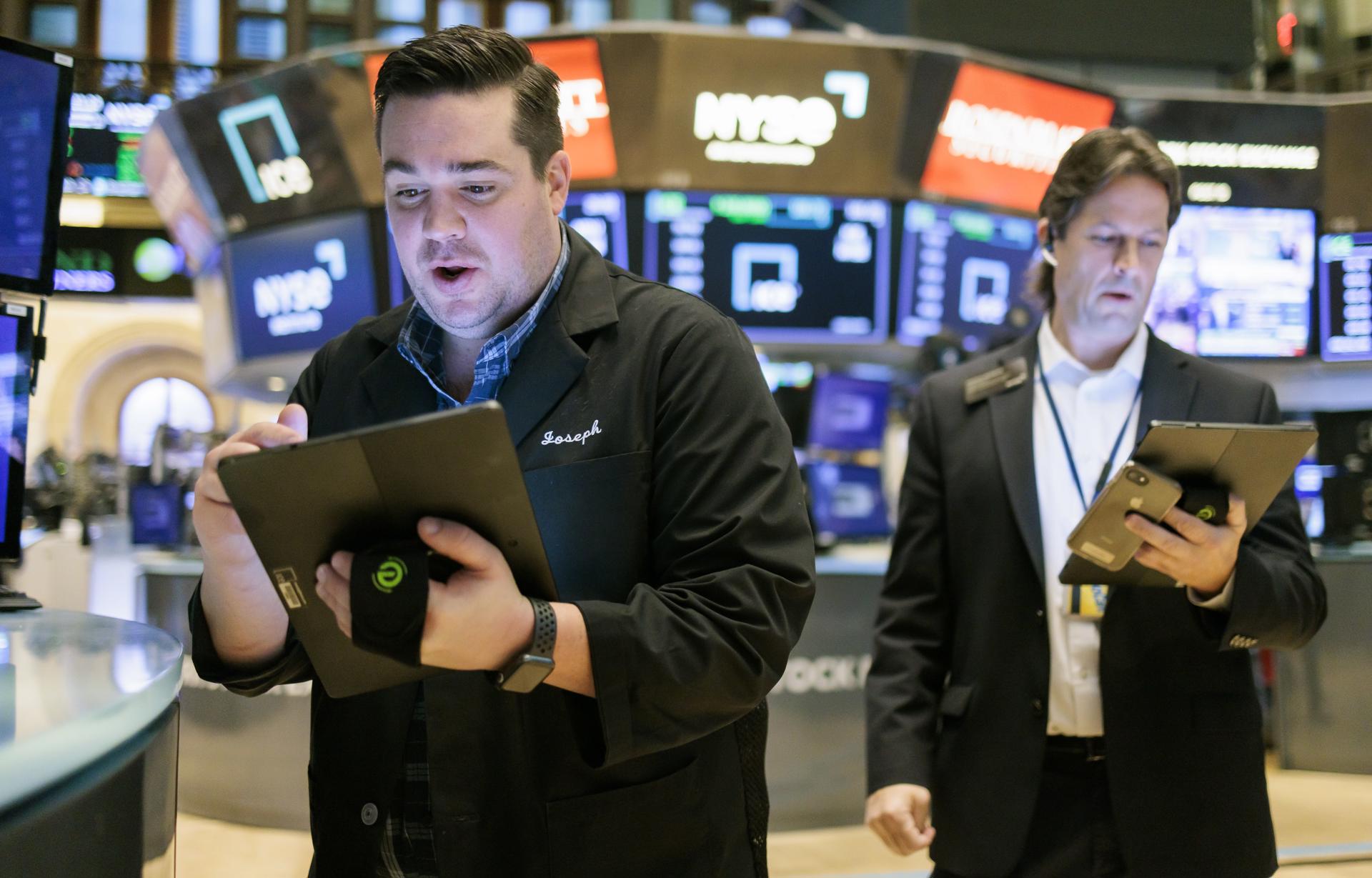Wall Street cerró en verde y el Dow Jones gana un 0,39 %