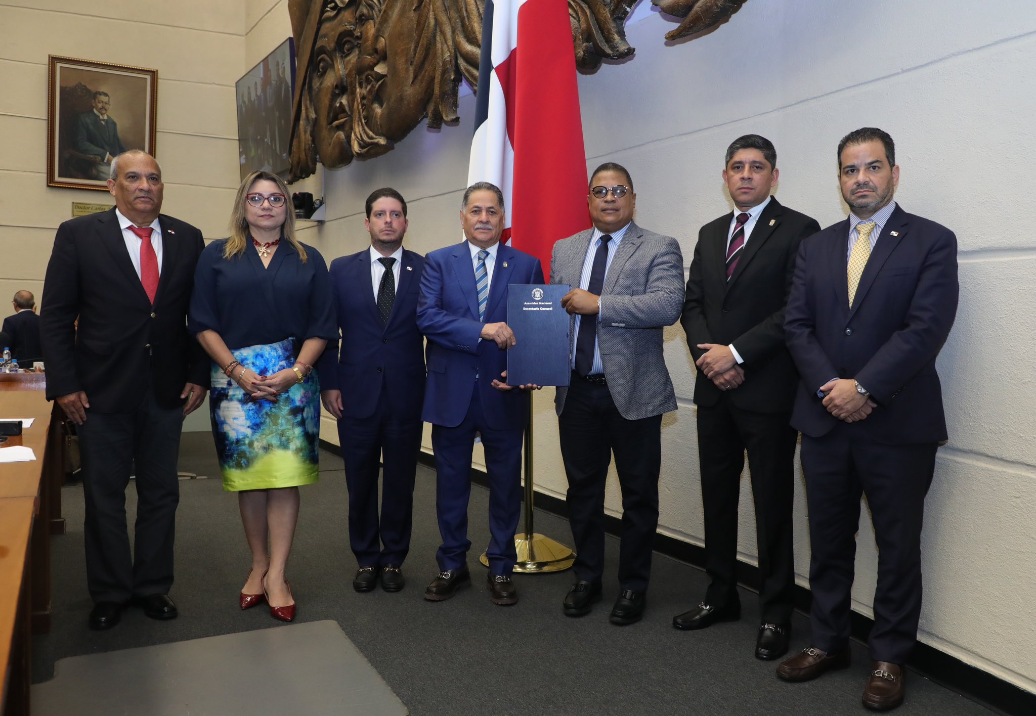 Pleno del legislativo aprobó en tercer debate el contrato ley entre el Estado y Minera Panamá