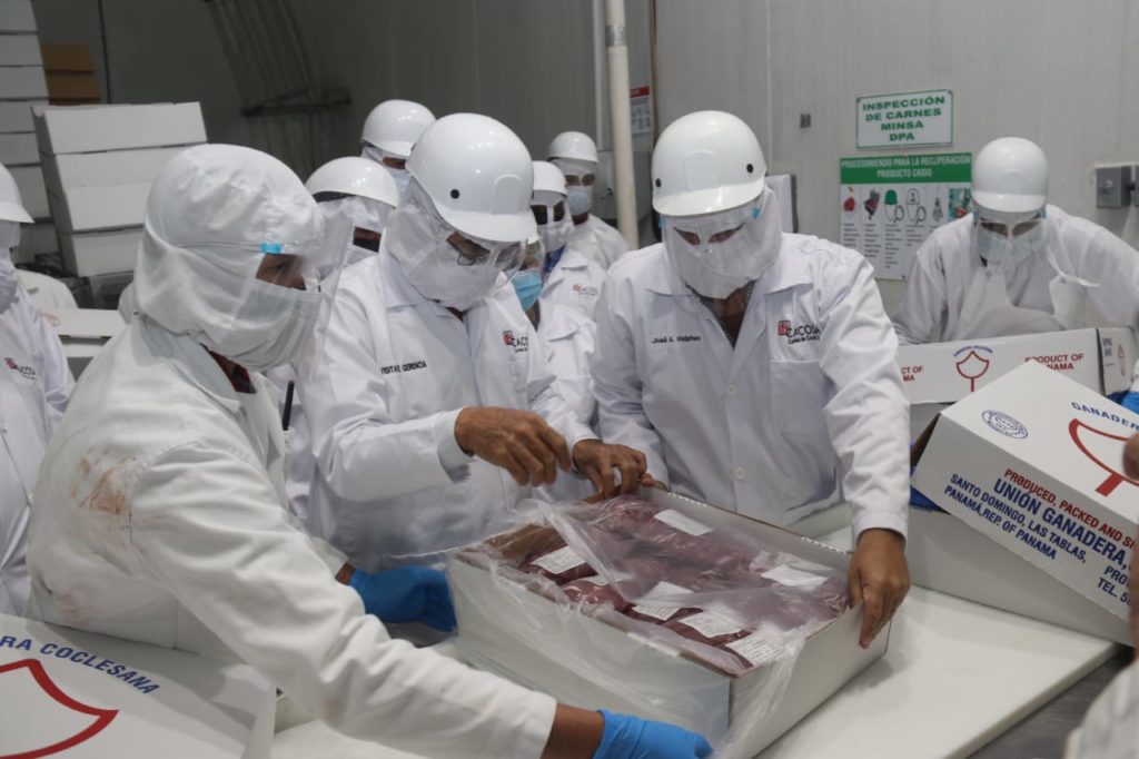 China habilitó plantas procesadoras panameñas para exportación a China