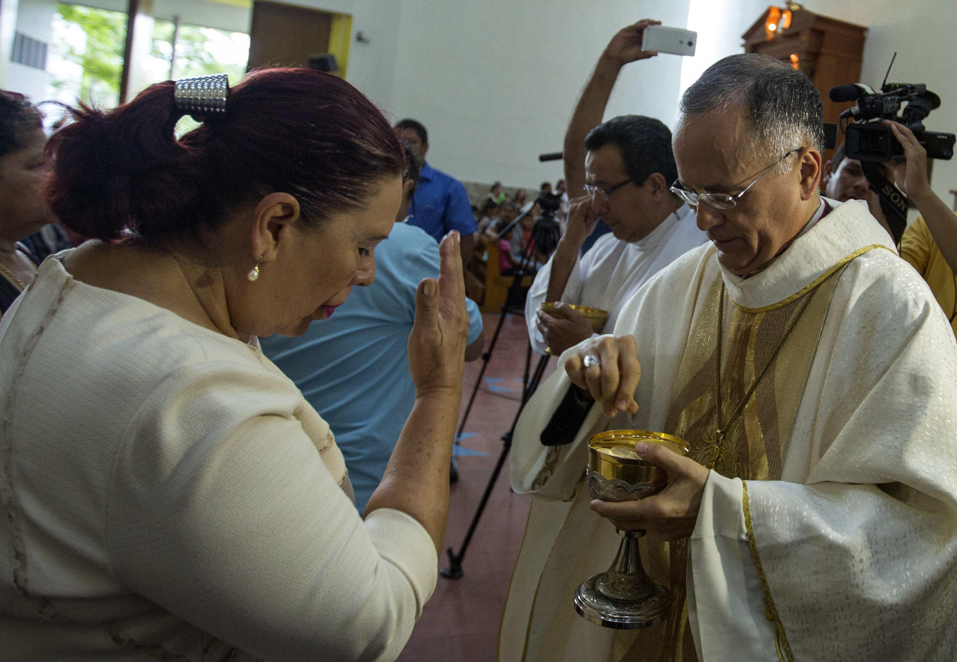 Dos sacerdotes más fueron arrestados en Nicaragua, denunció el obispo Silvio Báez