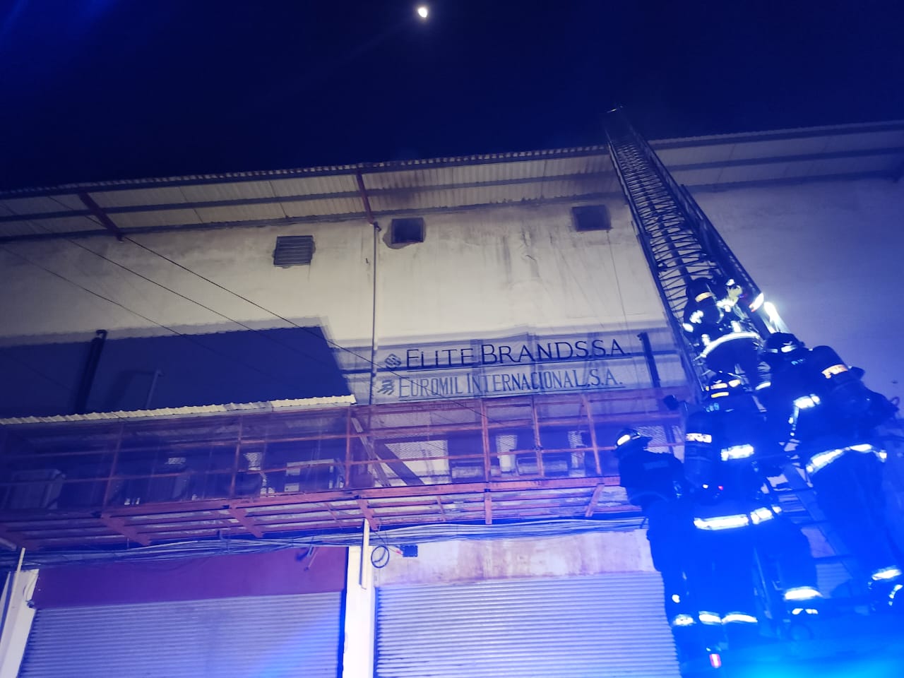 Sistema seguridad de empresa de ZLC permitió rápida intervención del BCBRP y extinguió incendio