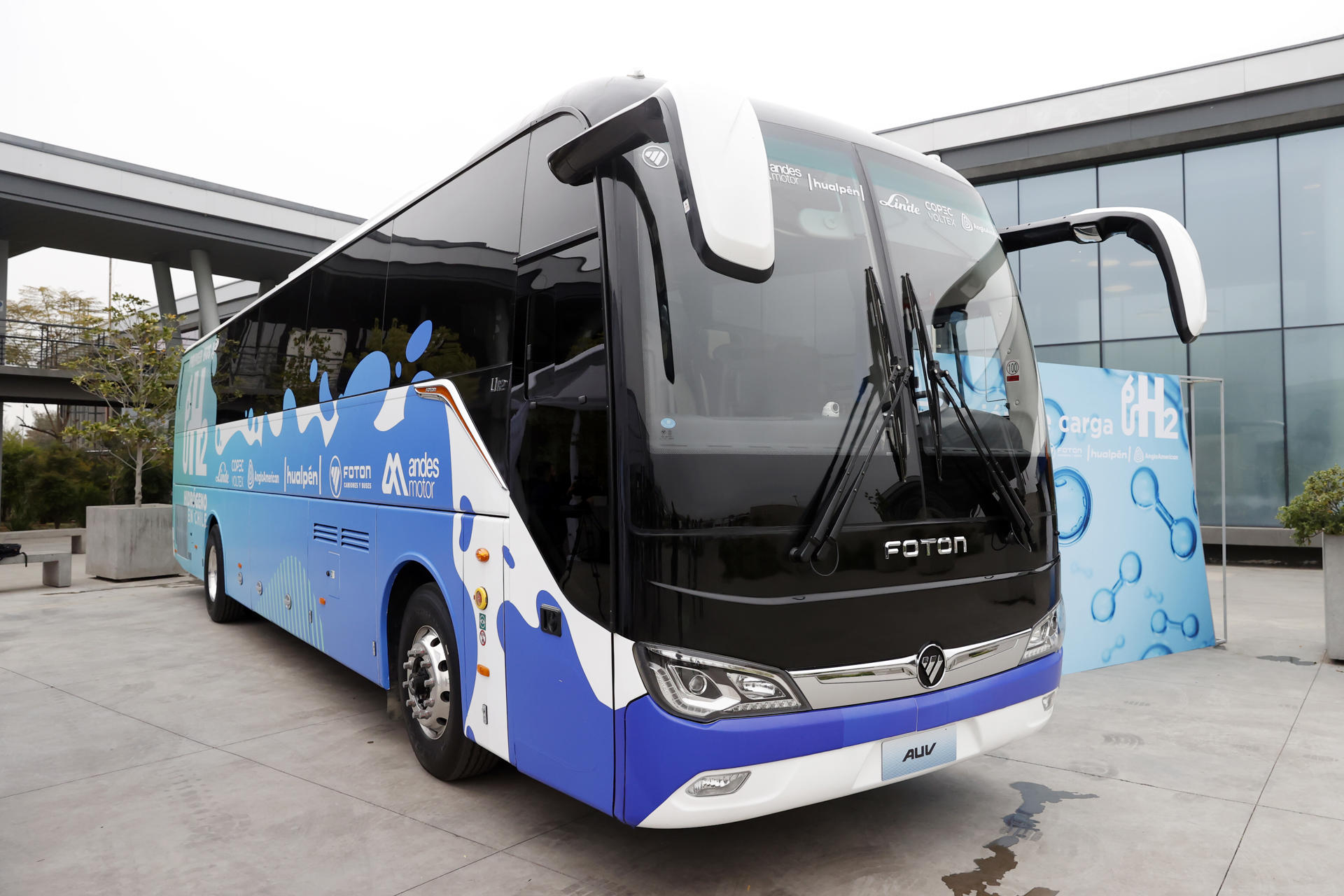 Presentaron en Chile el primer bus impulsado por hidrógeno verde en el país
