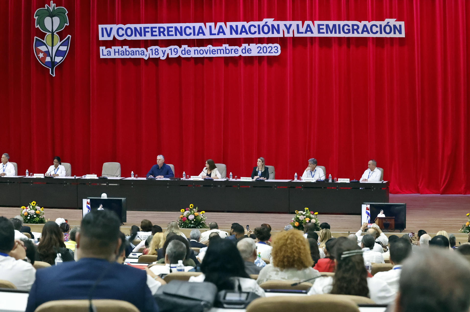 Cuba celebró un encuentro con emigrantes mientras prosigue el mayor éxodo en décadas
