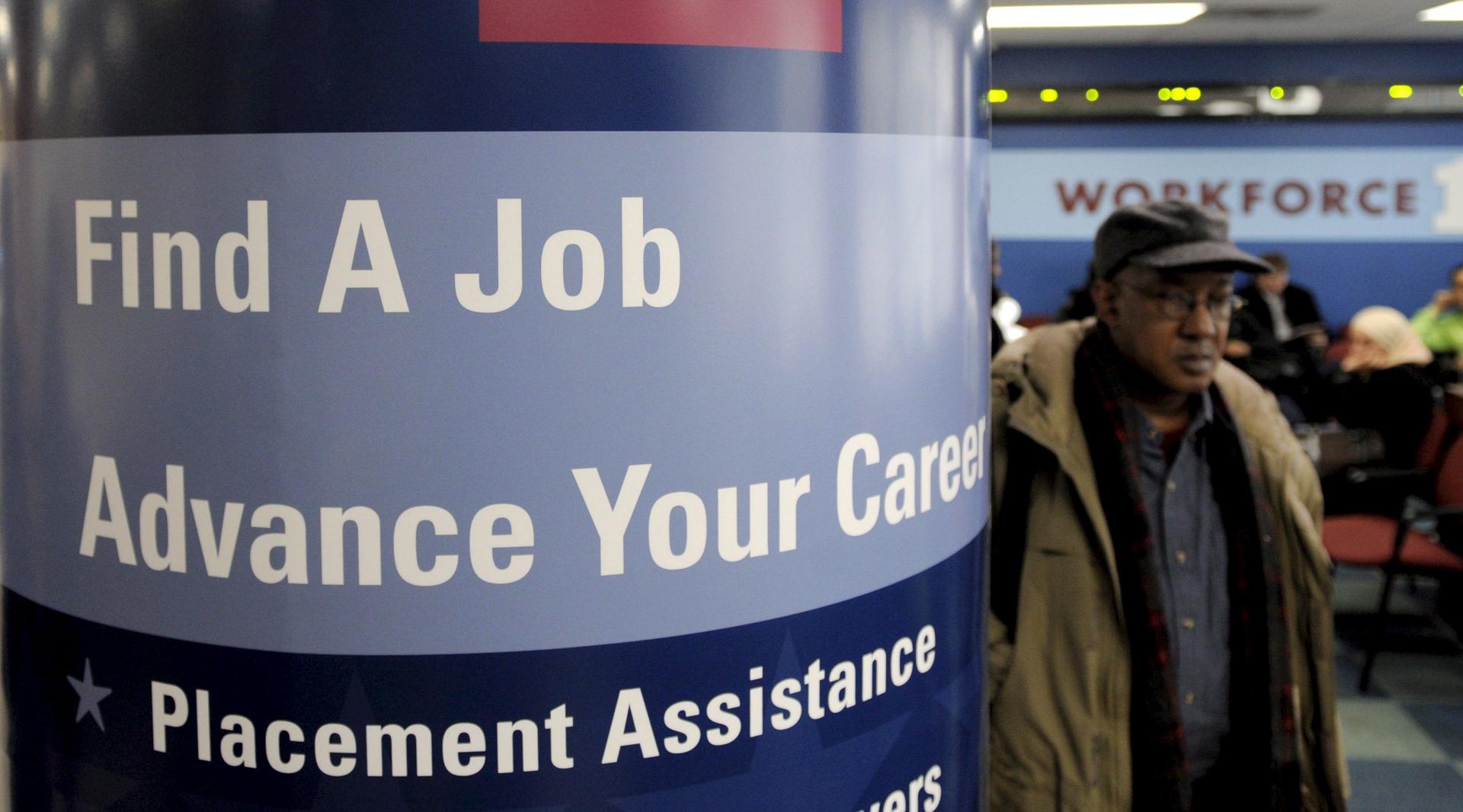La tasa de desempleo subió al 3,9 % en EE.UU. y la creación de empleo se ralentiza