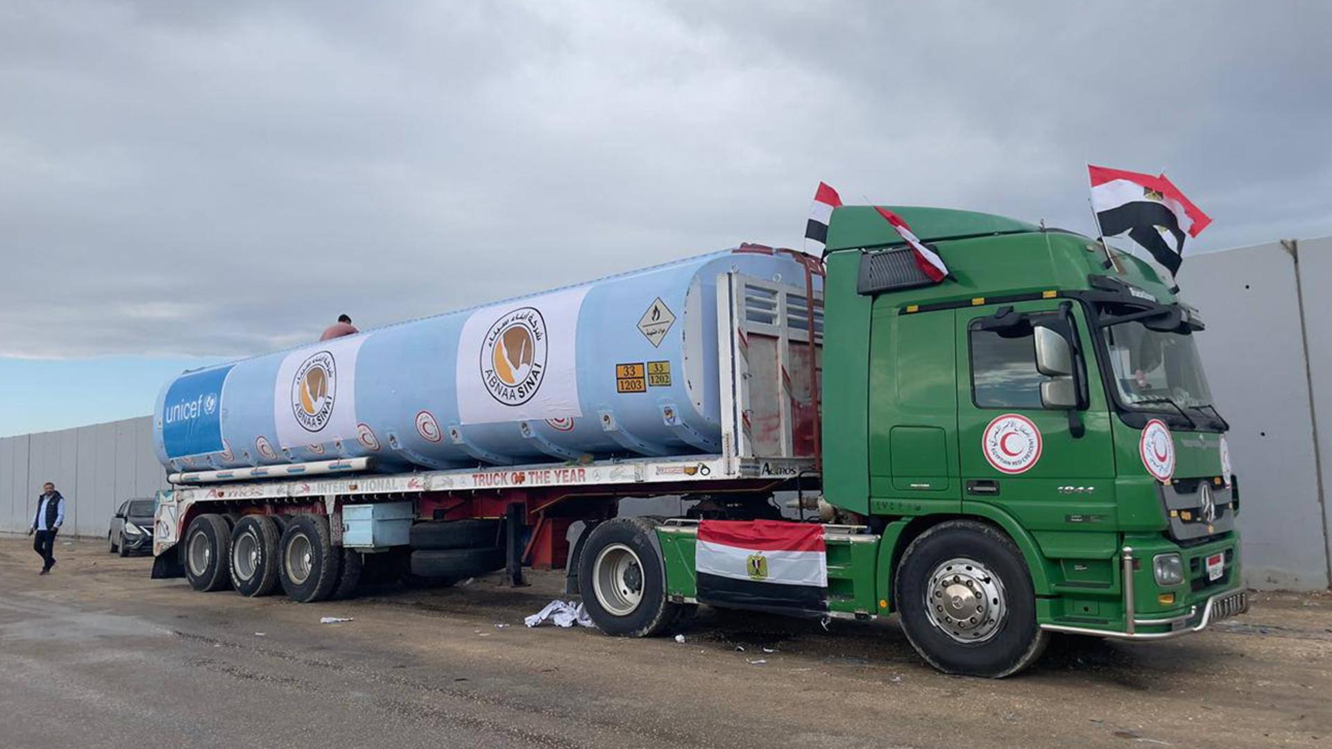 Israel permitió entrada diaria de dos camiones de combustible en Gaza para aliviar presión