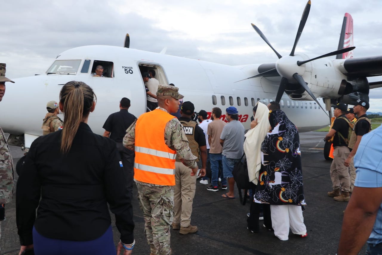Con fines de aplicación de la ley migratoria, Panamá realizó primer vuelo chárter