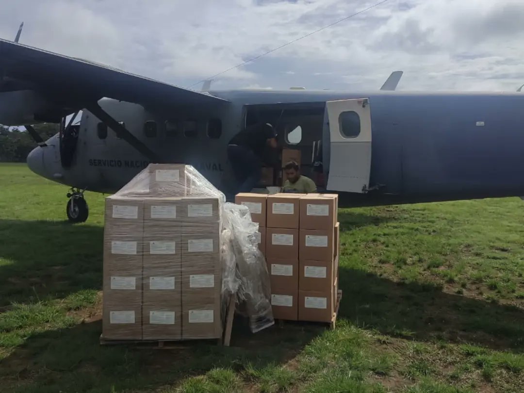 Continúan las misiones aéreas para abastecer de insumos y medicamentos al país
