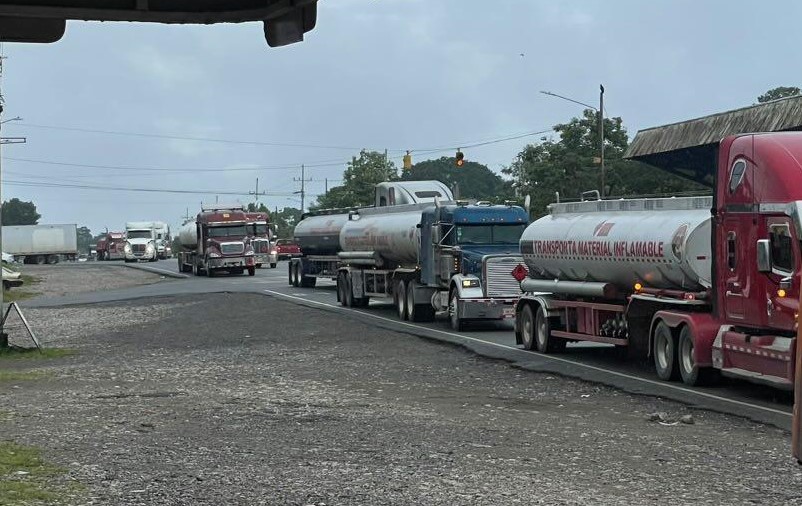 Ingresaron desde Costa Rica 27 camiones con combustible para aliviar la situación en Chiriquí y Bocas del Toro