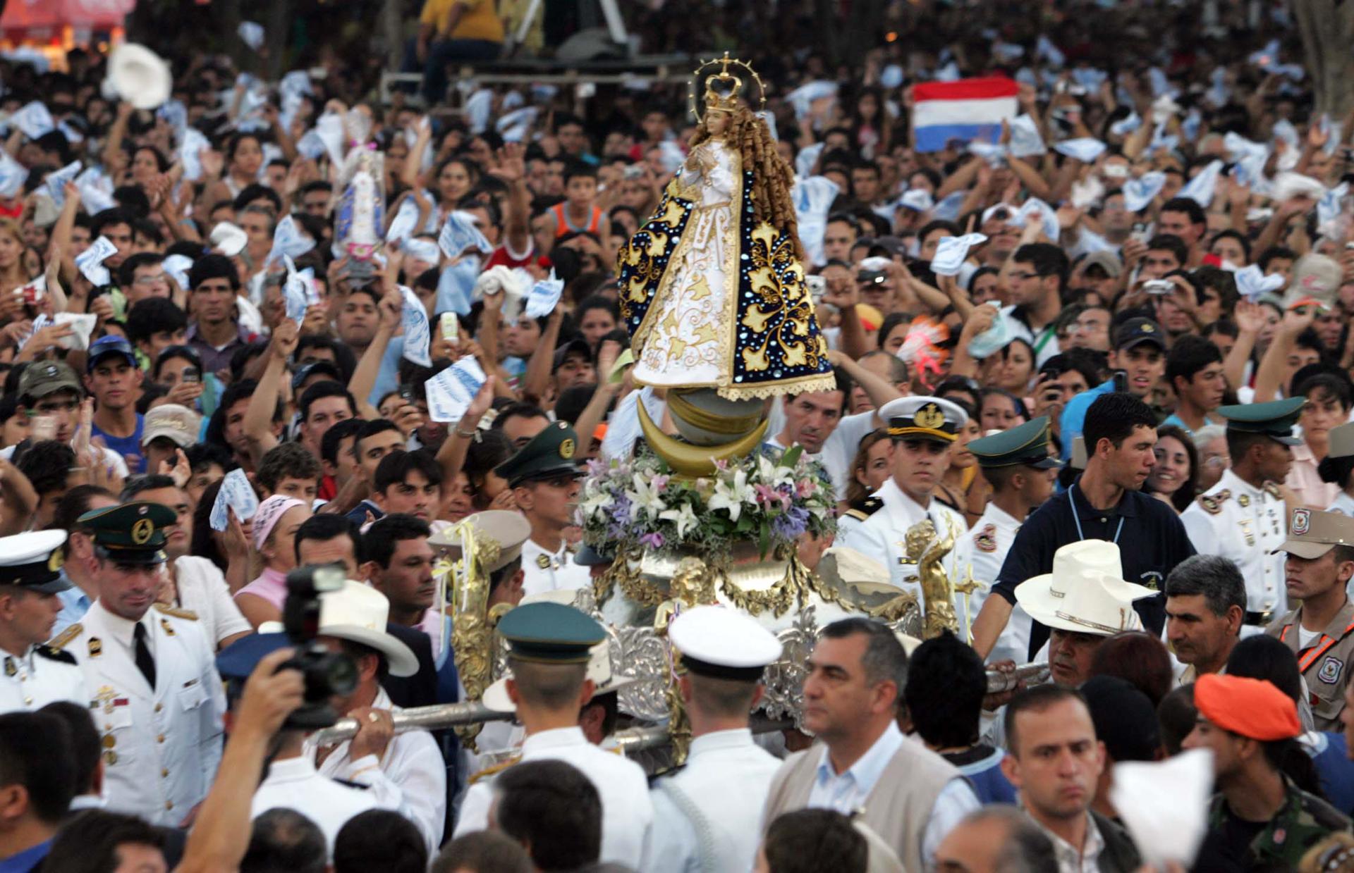 Esperan cerca de 1,2 millones de peregrinos en la fiesta de la virgen de Caacupé en Paraguay