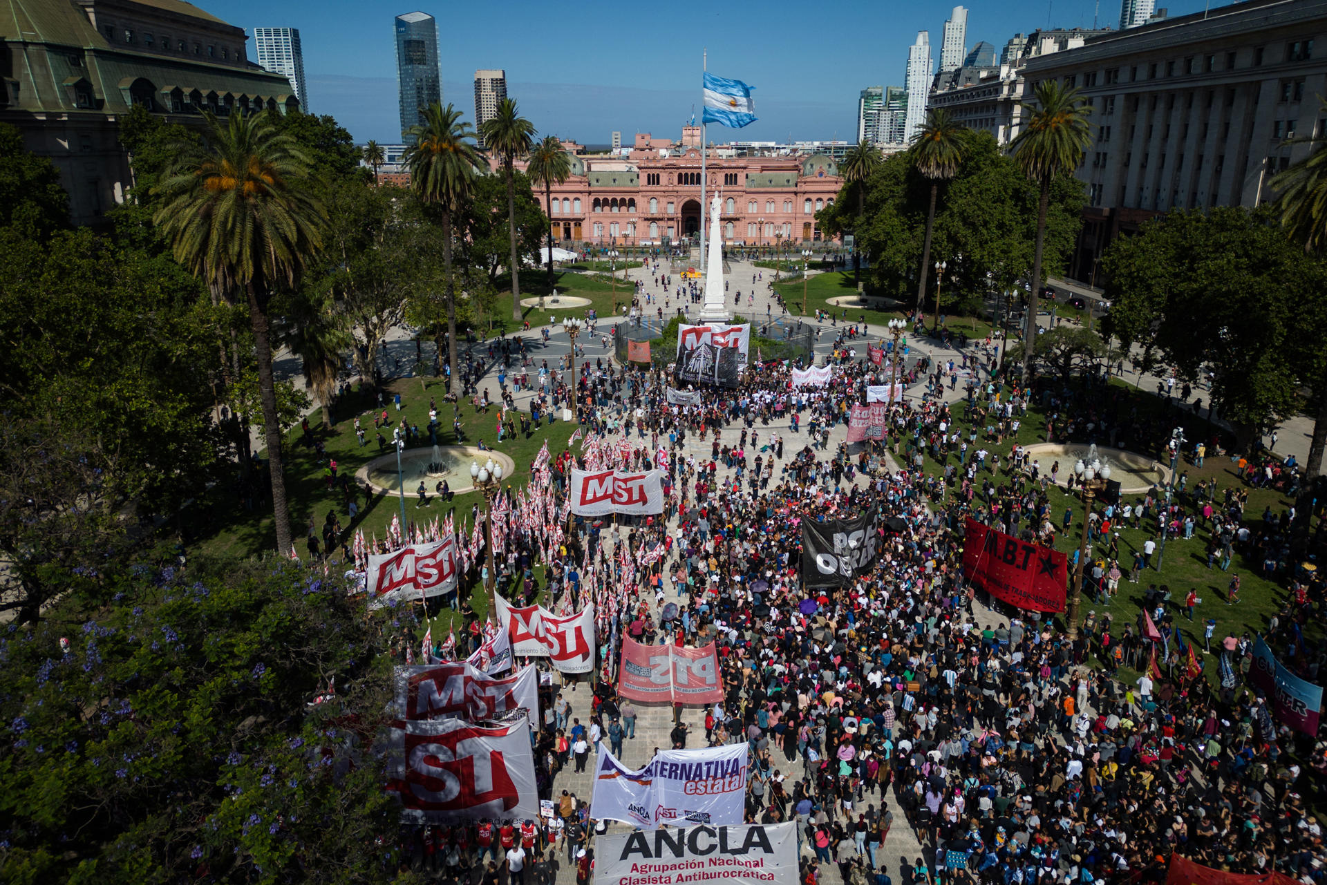 Sindicatos argentinos planean nueva huelga contra Milei